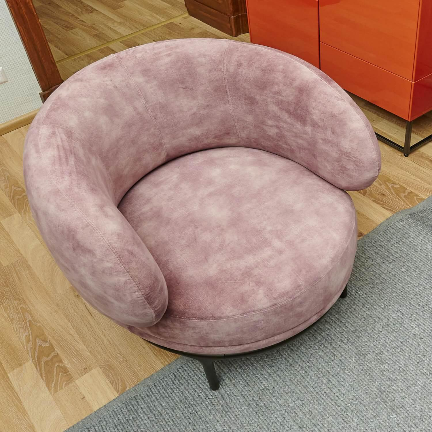 Wittmann - Sofa Vuelta Stoff Riviera Pale Rosa Füße Bronze Grau Pulverbeschichtet Inklusive Drehsessel Und 2 Wurfkissen - 10