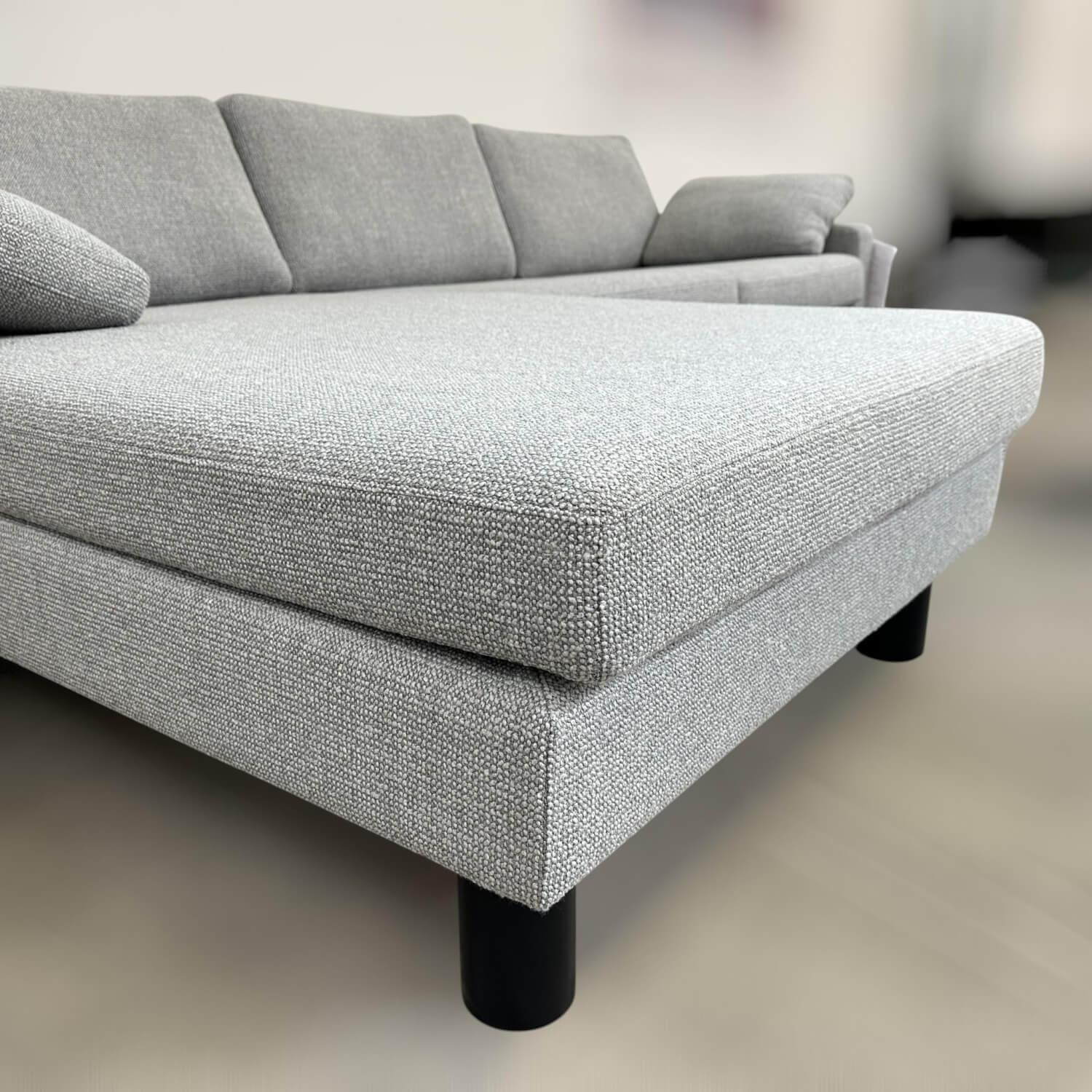 COR - Ecksofa Conseta Stoff 8181 Silbergrau Zylinderfüße Schwarz Lackiert Mit Filzgleitern - 2