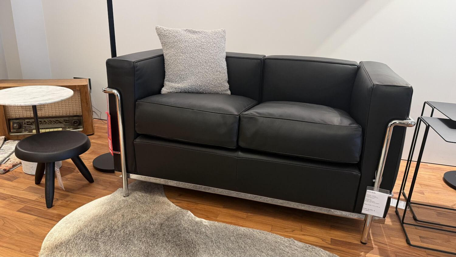 Cassina - Sofa LC2 Grand Comfort Leder Scozia 13X606 Grafite Schwarz Gestell Stahlrohr Glänzend Verchromt - 8