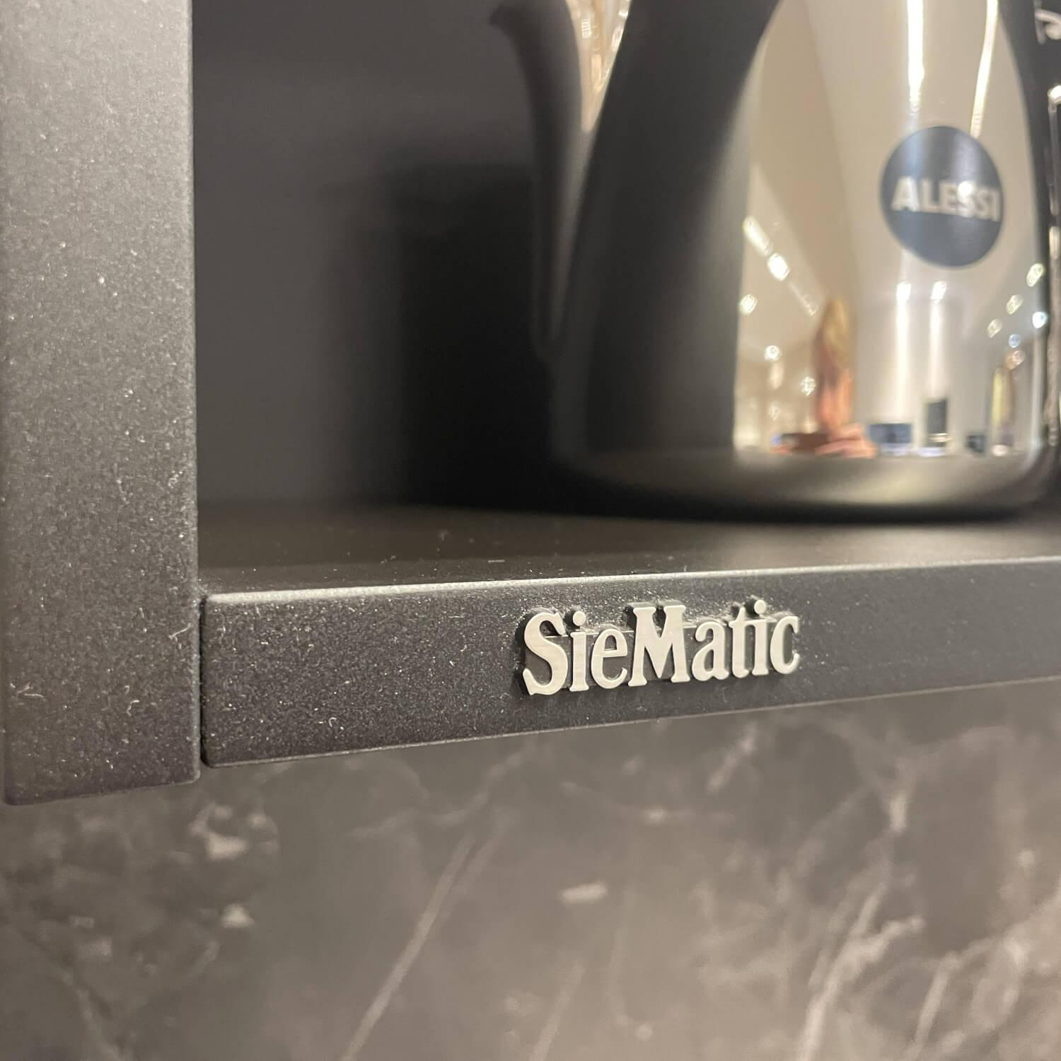 Siematic - Küche SLC Front Kunststoff Eiche Java Braun Absetzung Stuckturlack Schwarz Inklusive Elektrogeräte - 14