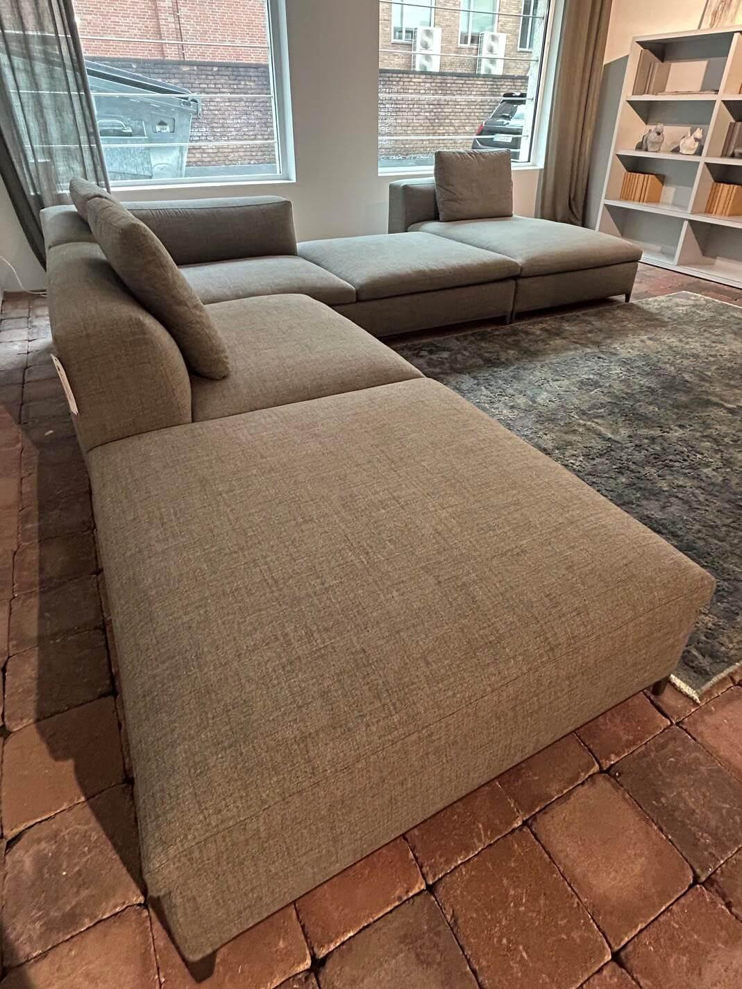 B&B Italia - Ecksofa Michel Club Stoff Super Aramis Stein Beige Füße Bronzefarben - 5