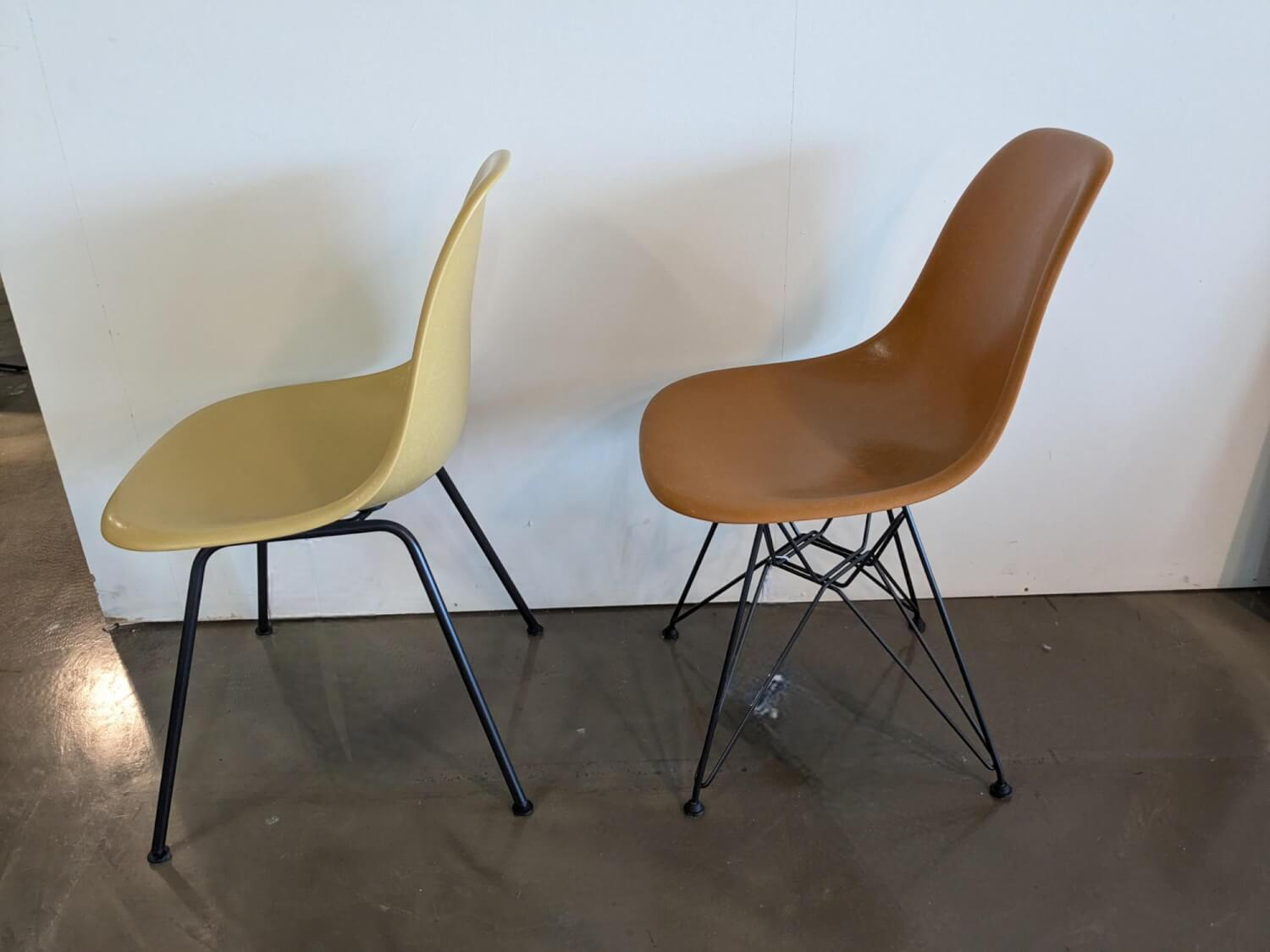 Vitra - 2er Set Eames Fiberglass Sidechair DSX Und DSR Sitzschale Light Ochre Hellbraun Und Dark Ochre Braun Gestell Metall Pulverbeschichtet Schwarz - 6