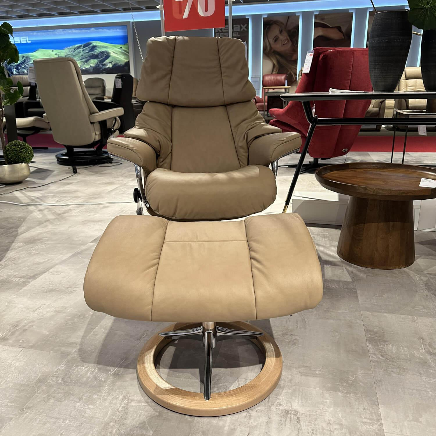 Stressless - Sessel Reno S Bezug Leder Paloma Sand Beige Gestell Aluminium Fuß Holzfarbe 04 Eiche Inklusive Hocker - 4