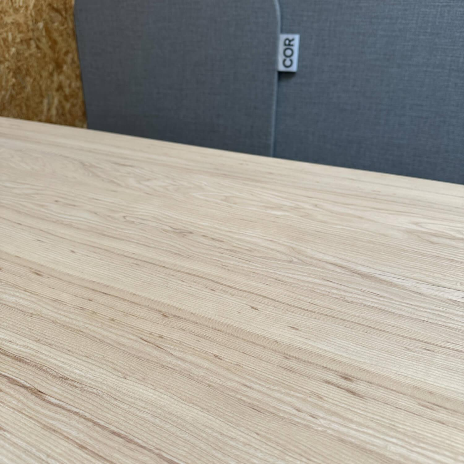 COR - Tisch Ipa Platte Esche Natur Gestell Grau Mit Stoff Bezogen - 6