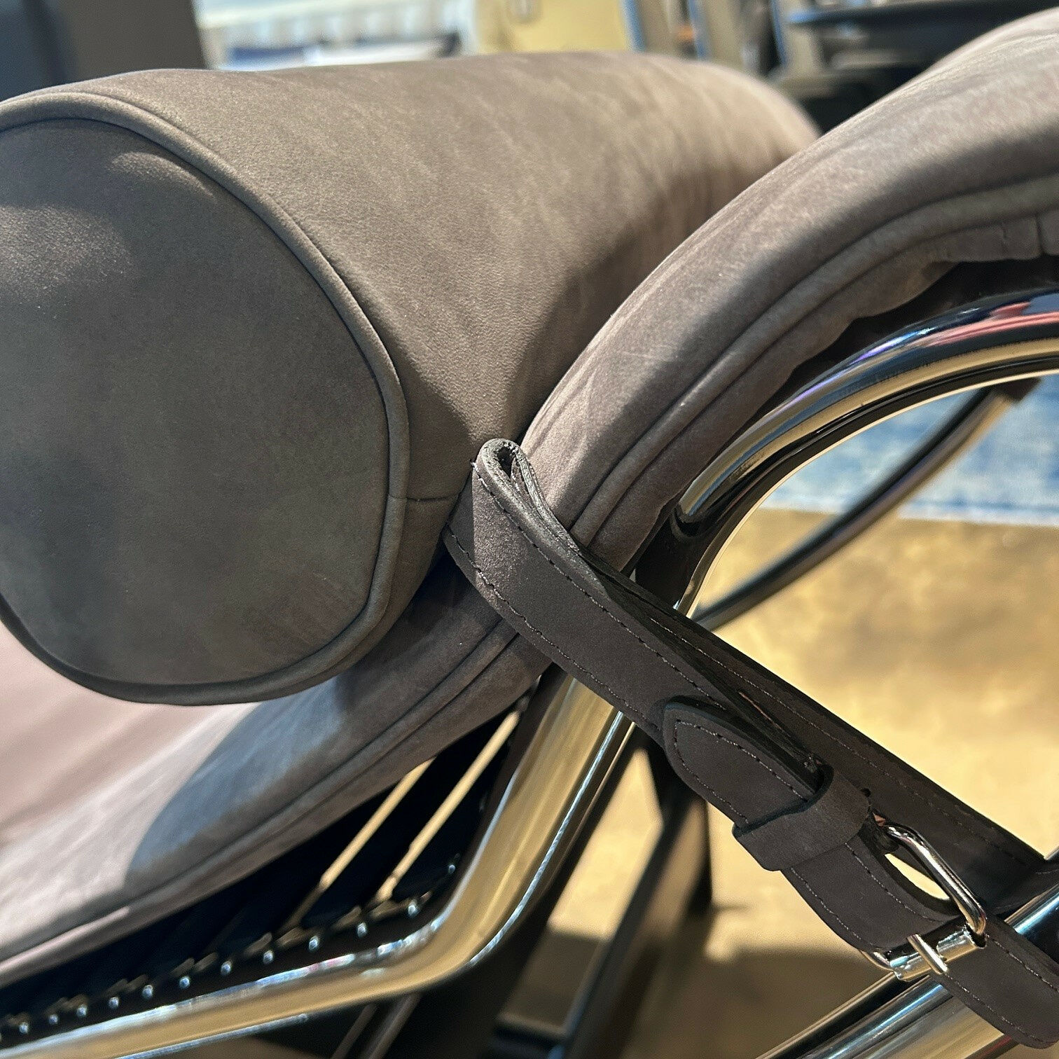 Cassina - Liege 4 Chaise Longue À Réglage Continu Leder Nabuk Carbone Schwarz Grau Gestell Stahl Verchromt - 6