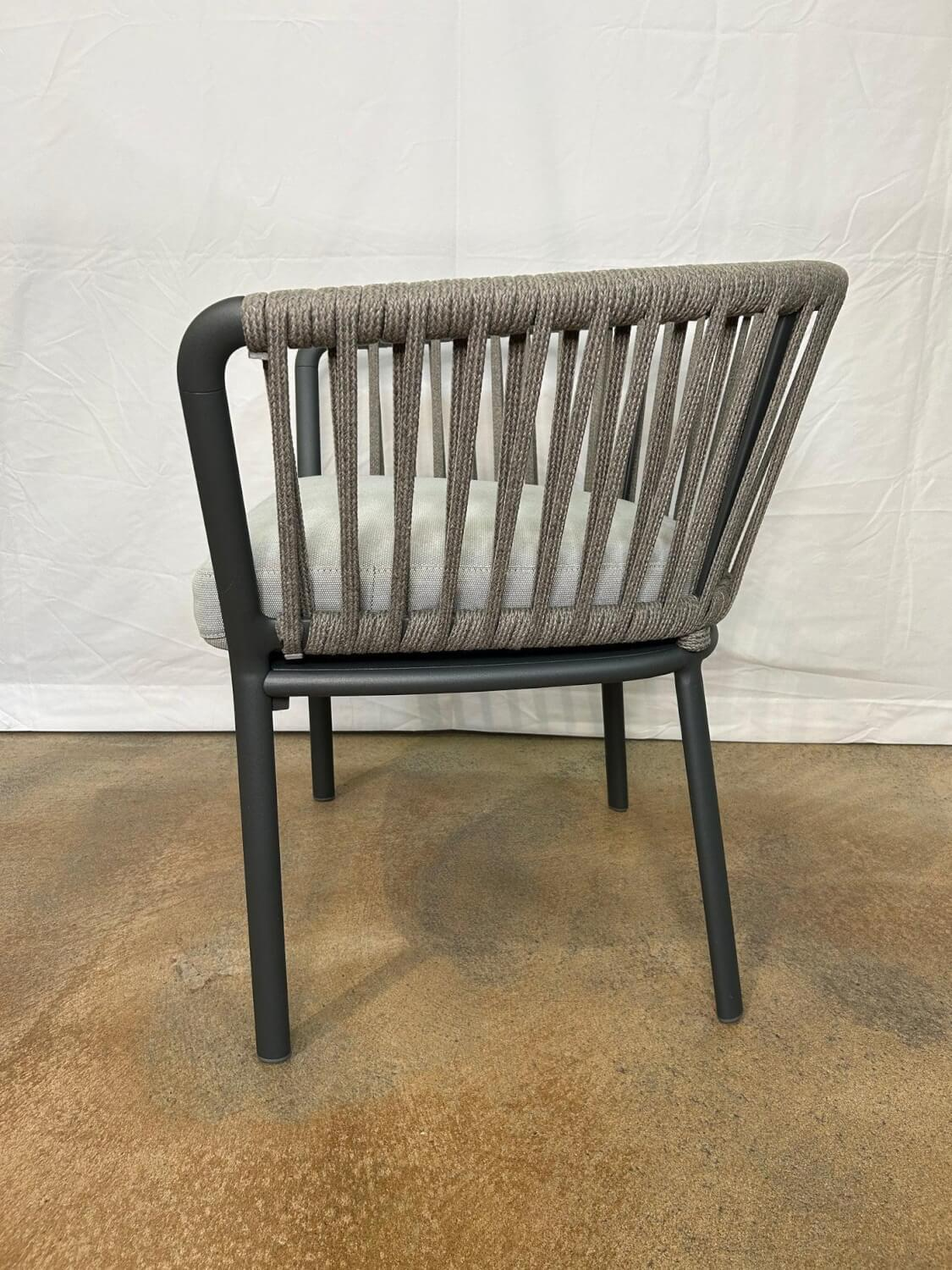 Fast - Outdoor Lounge Sessel Ria Rücken Seil Geflochten Braun Grau Gestell Aluminium Rock Liso Graph Grau Lackiert - 4