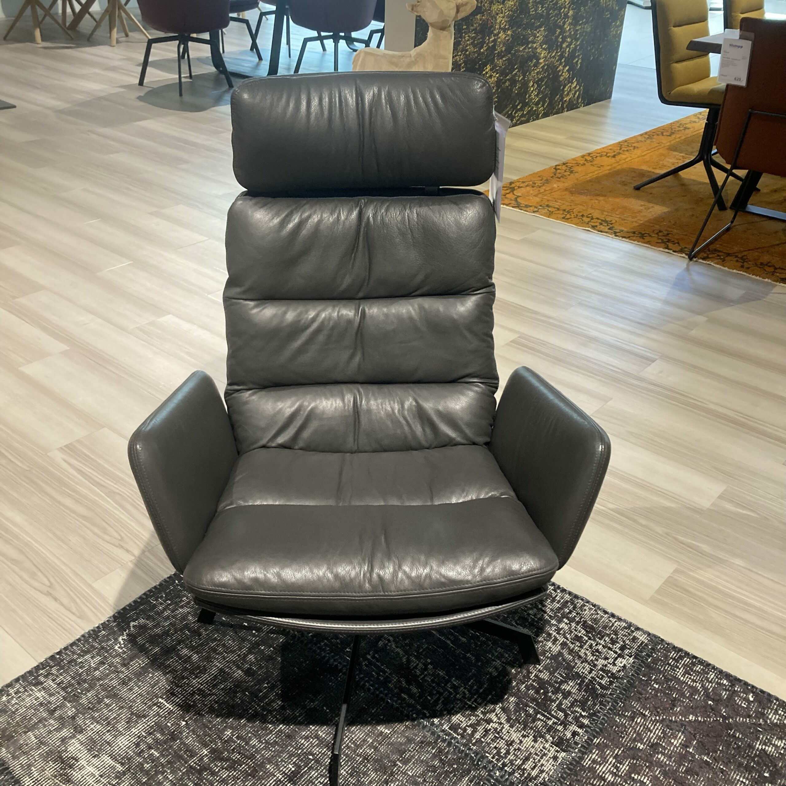 KFF - Sessel Arva Leder Sauvage Anthrazit Drehgestell Metall Schwarz Inklusive Hocker - 3