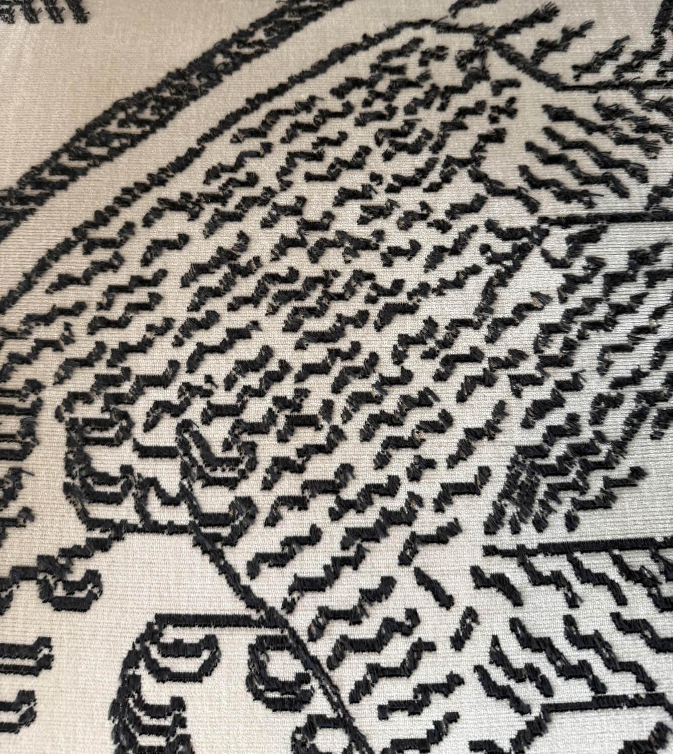 Vitra - Sessel Fauteuil de Salon Stoff Tiger Mountain Gemustert Schwarz Weiß Gestell Tiefschwarz Armlehne Eiche Dunkel - 3