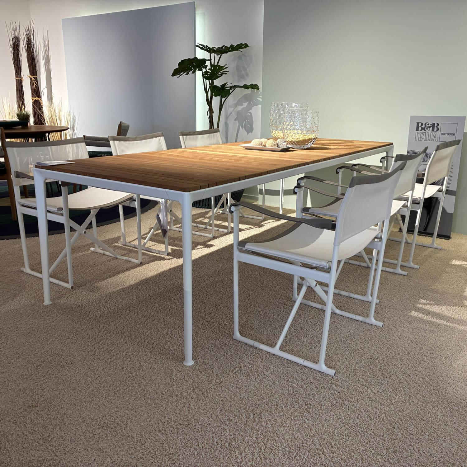 B&B Italia - Outdoor Essgruppe Mirto Teakholz Gebürstet Stoff Sige Weiß Natur Gestell Weiß Lackiert - 4