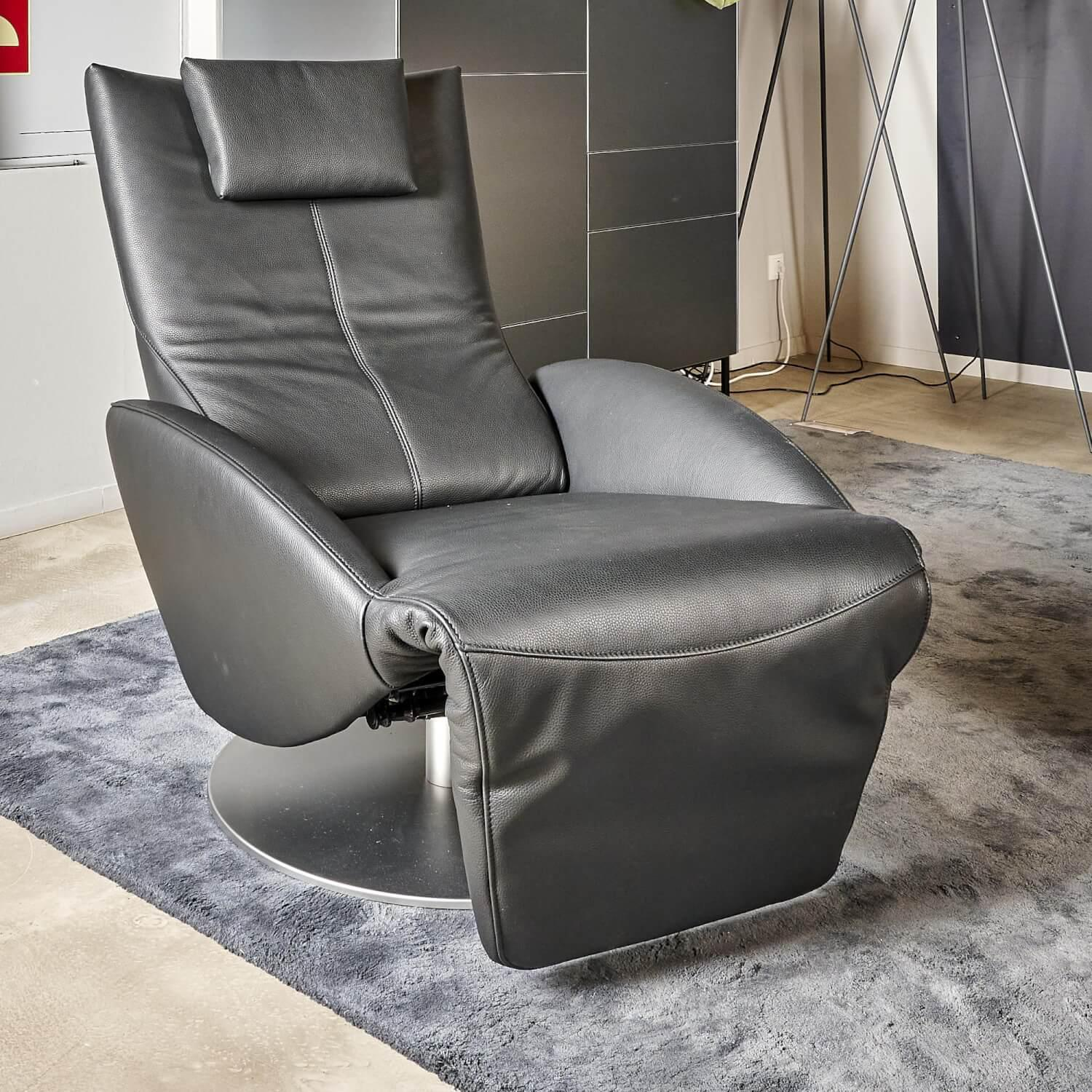 FSM - Relaxsessel Mate Mit Motorischer Verstellung Bezug Leder Living Black Drehteller Perlglanz - 4