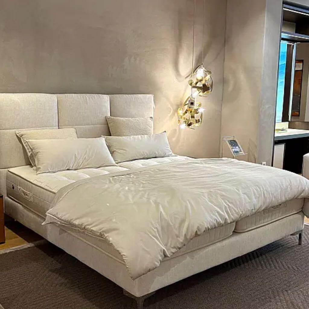 Treca Interiors - Polsterboxspring Bett MOON Select Stoff Stoff Endless 070 Beige Grau Füße Metall Verchromt Inkl. 2 Matratzen - 8