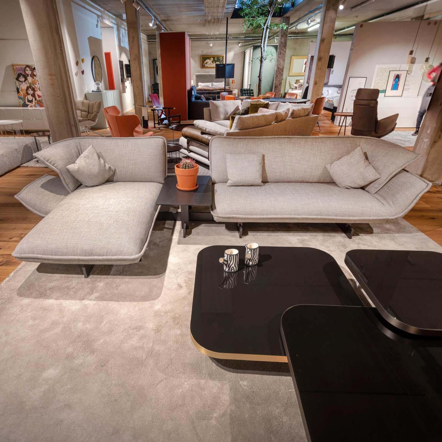 Cassina - Sofa system Beam fabric Marocco 13 Sabbia base frame lacquered aluminum - 5