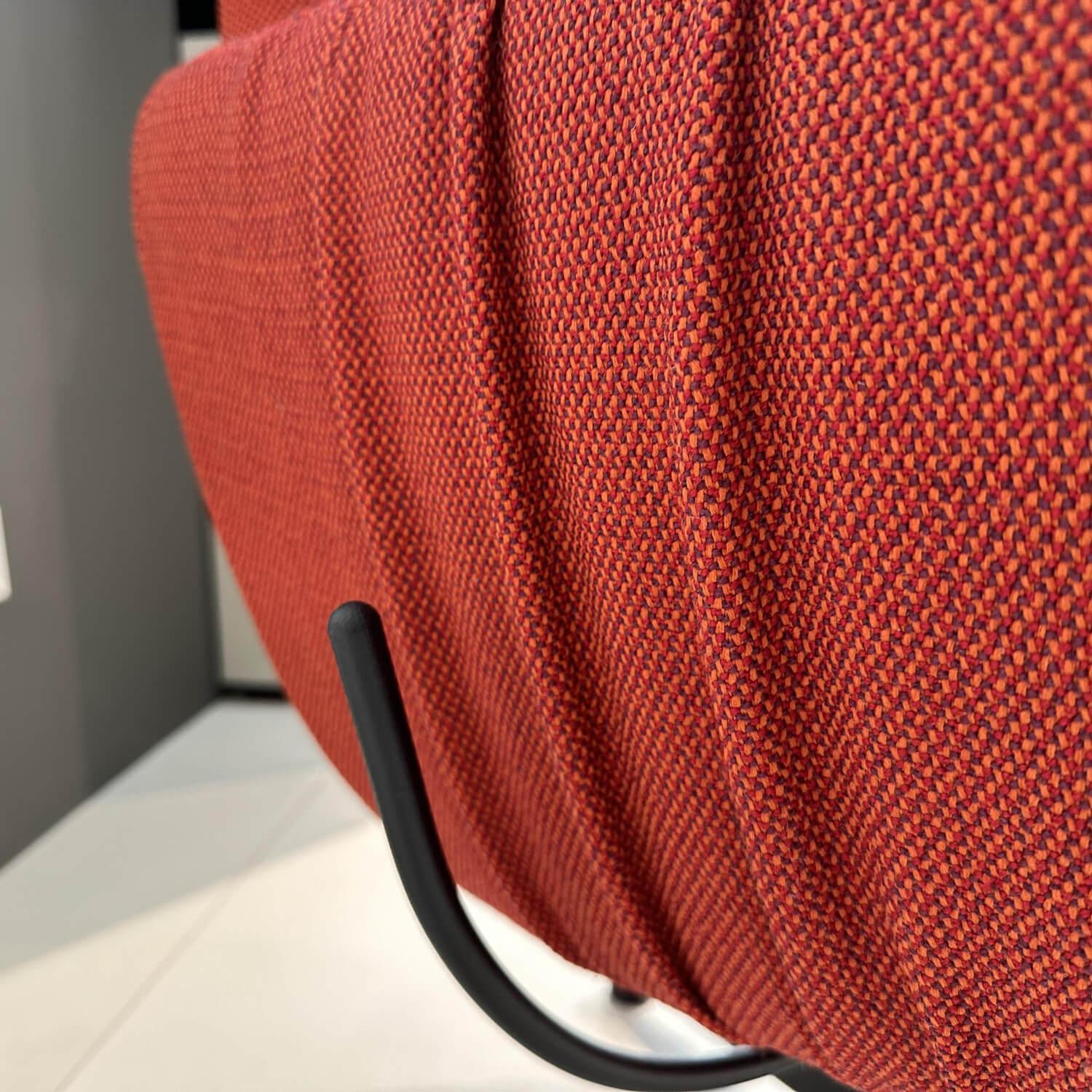KFF - Lounge Sessel Faye Casual Stoff Rohi Credo Lampion Rot 4 Fuß Sterngestell Drehbar Struktur Schwarz mit Hocker - 9