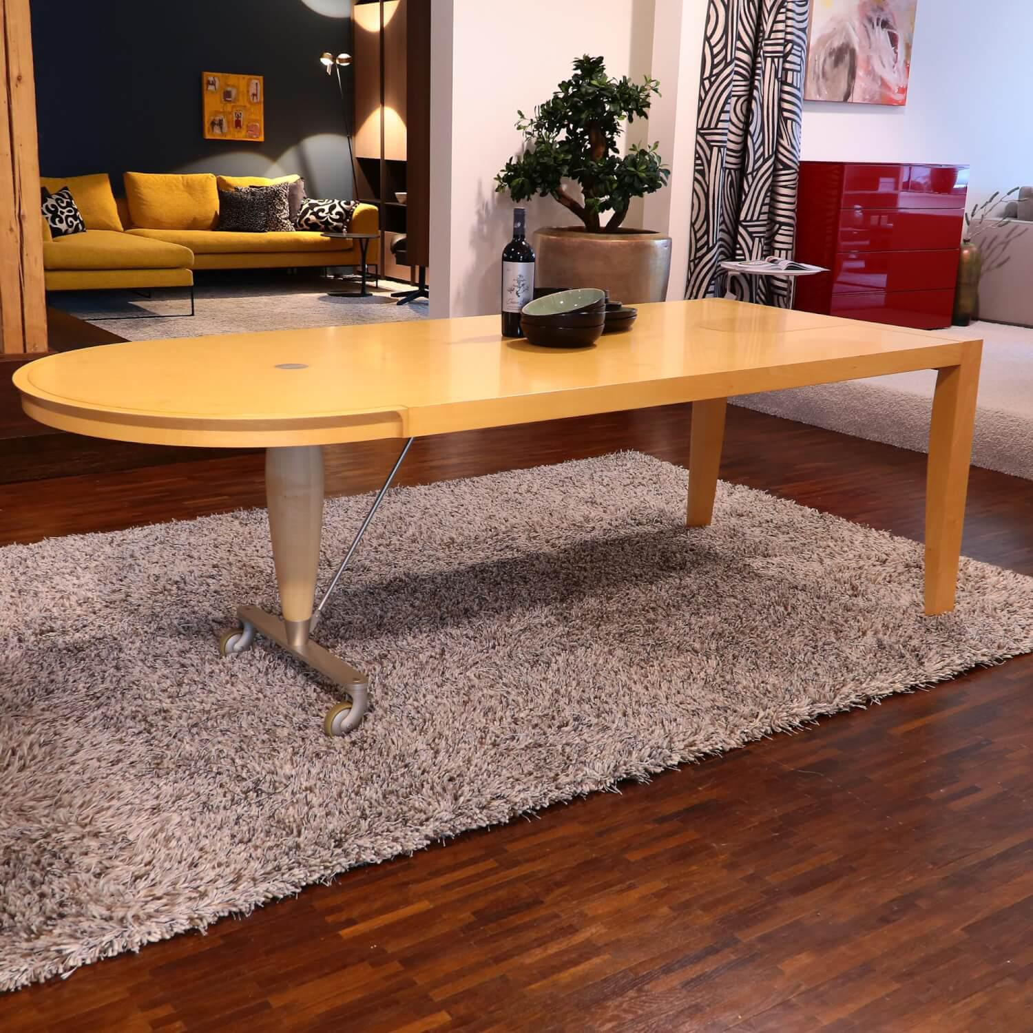 Giorgetti - Tisch Zoi Ahorn Rarität Design Chi Wing Lo - 1