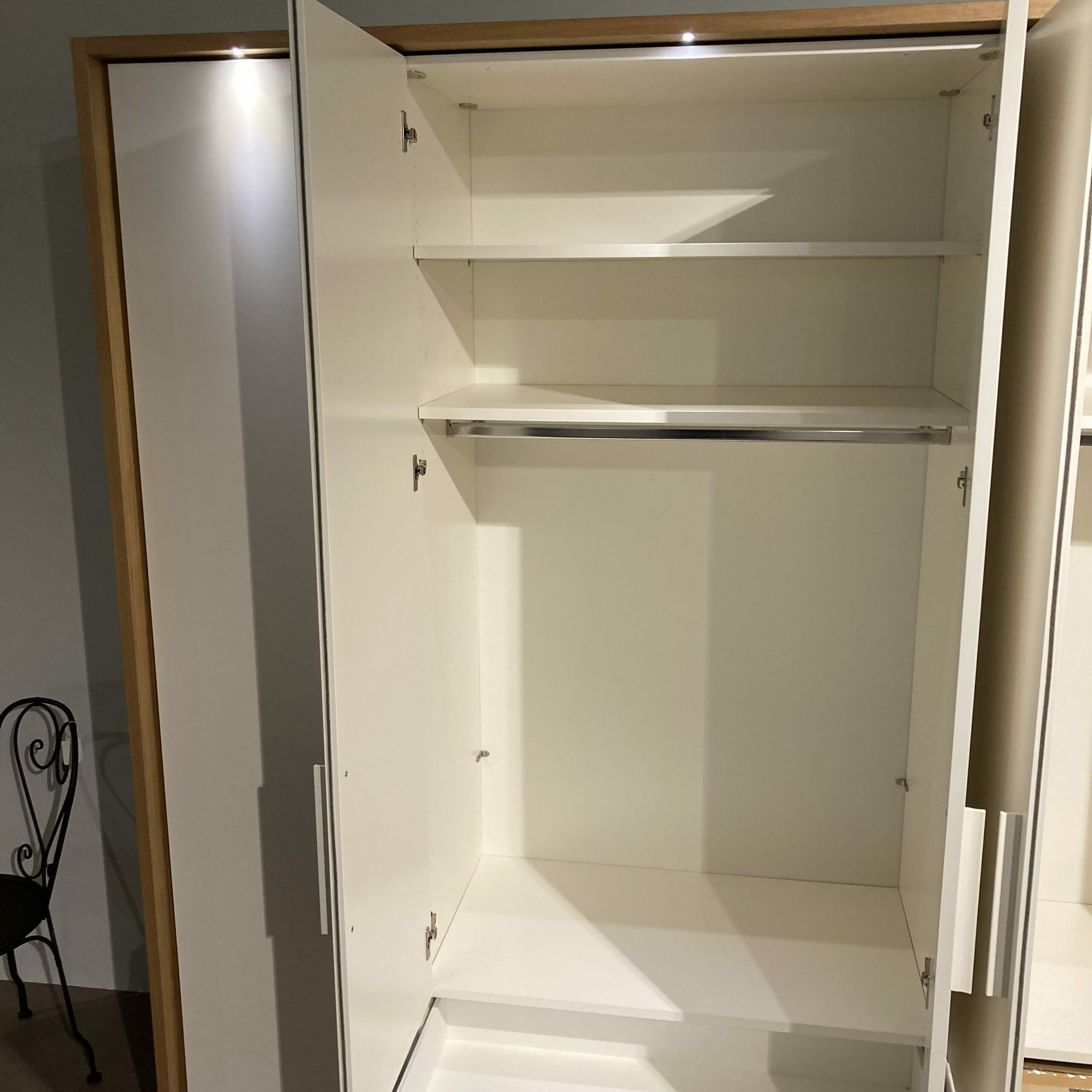 Musterring - Kleiderschrank Aliga Weiß Matt Bianco Lackiert mit LED-Passepartoutbeleuchtungen - 4