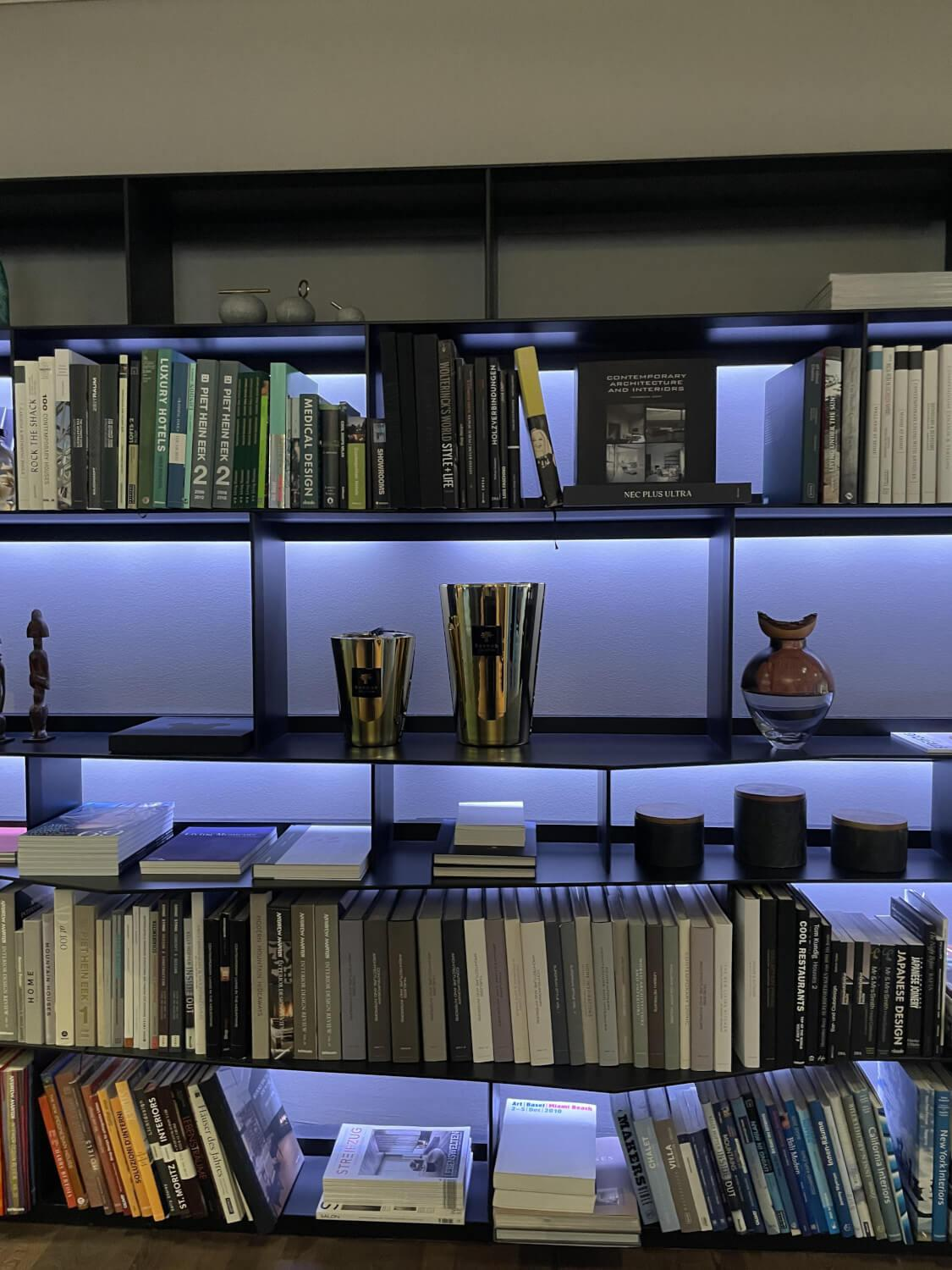 B&B Italia - Bücherregal Flat C Aluminium Fließgepresst Nero 3764E Schwarz Satiniert Paneele Spanholz - 3