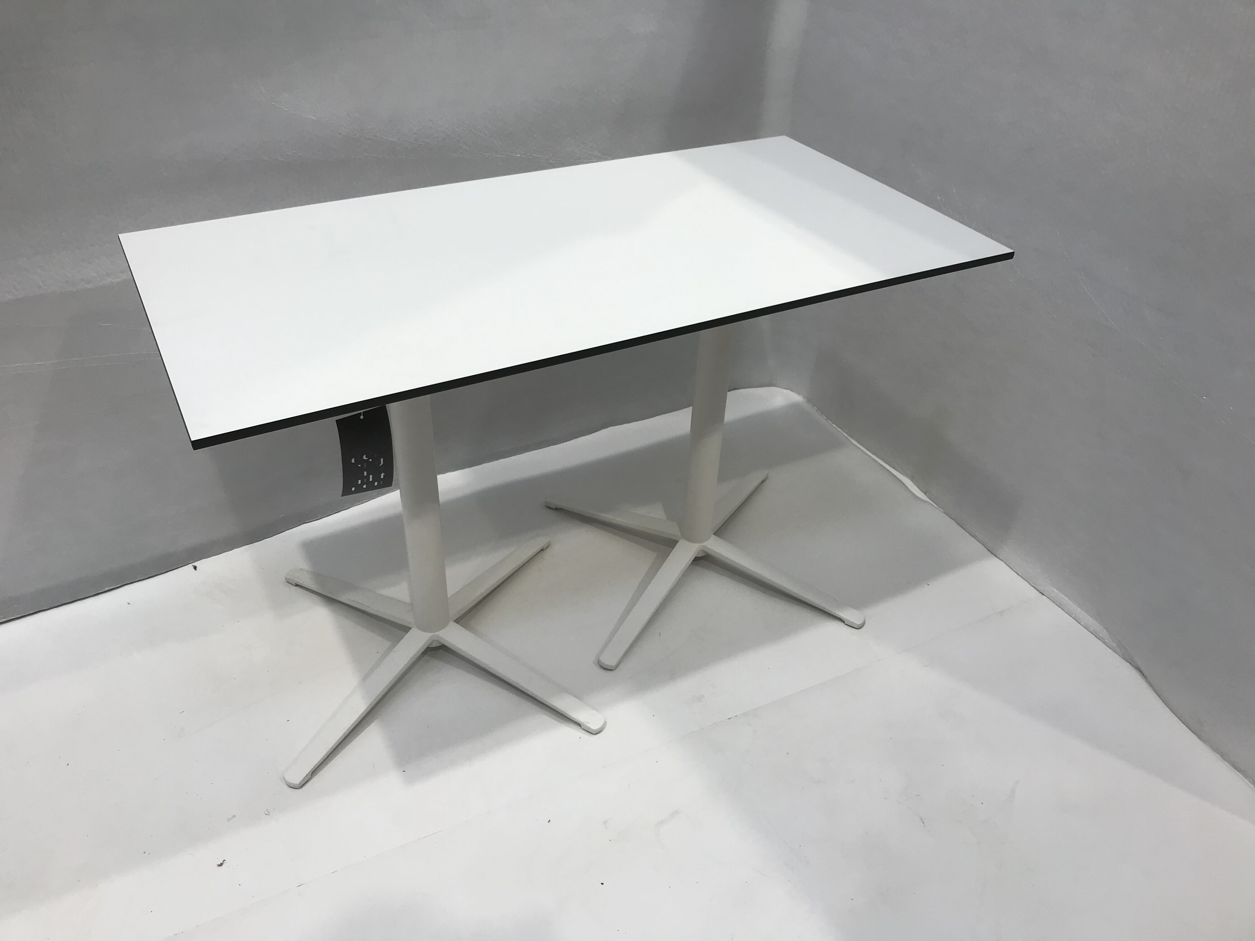 Cafeteria Tisch Tischplatte Laminat Weiß Gestell Pulverbeschichtet Weiß