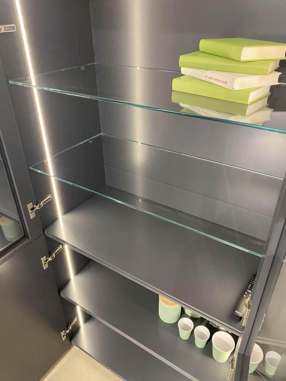 Interlübke - Vitrine Collect Lack Matt M21 Anthrazit Rückseite Klarglas Anthrazit Griffe Aluminiumfarbig Inklusive Beleuchtung - 6