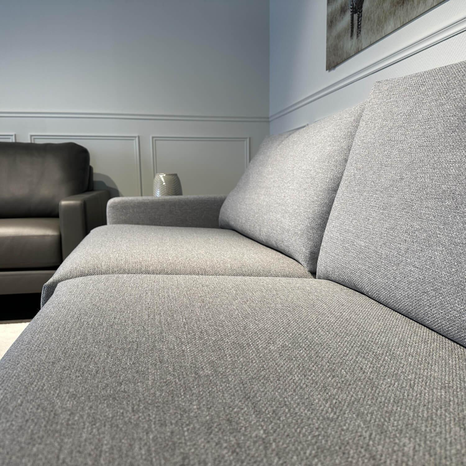 Violetta - Sofa Gesa Stoff 11 Gavani 83 Grau Schwebefuß Eric H 14 cm Schwarz Matt - 3