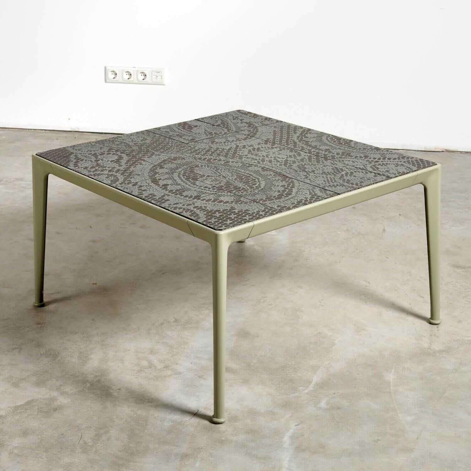 Couchtisch Outdoor Mirto Tischplatte Lavastein Farbe Salbei Gestell Aluminium Farbe Salbei