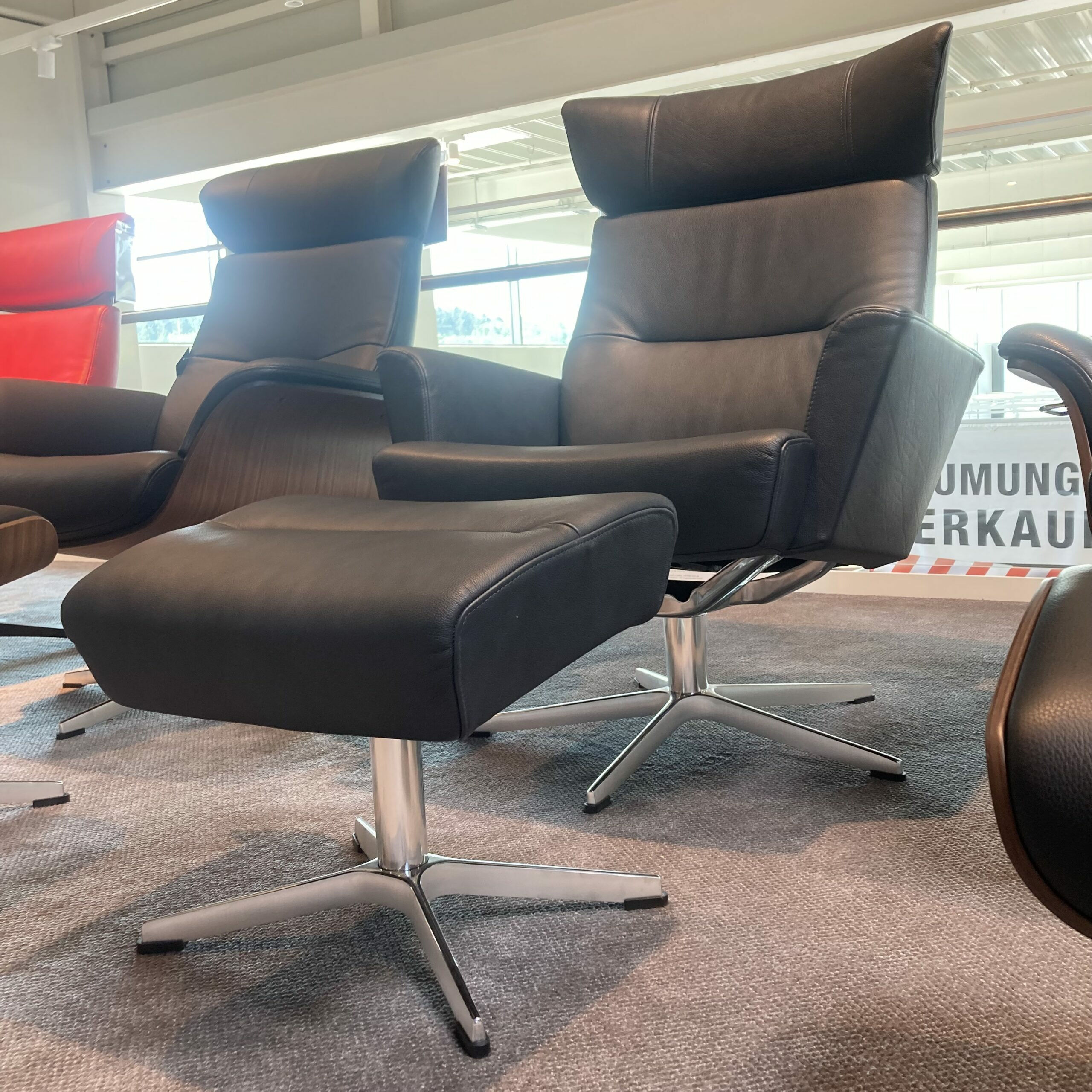 Conform - Relaxsessel Caro Leder Dunkelblau Gestell Aluminium Drehbar mit Hocker - 2