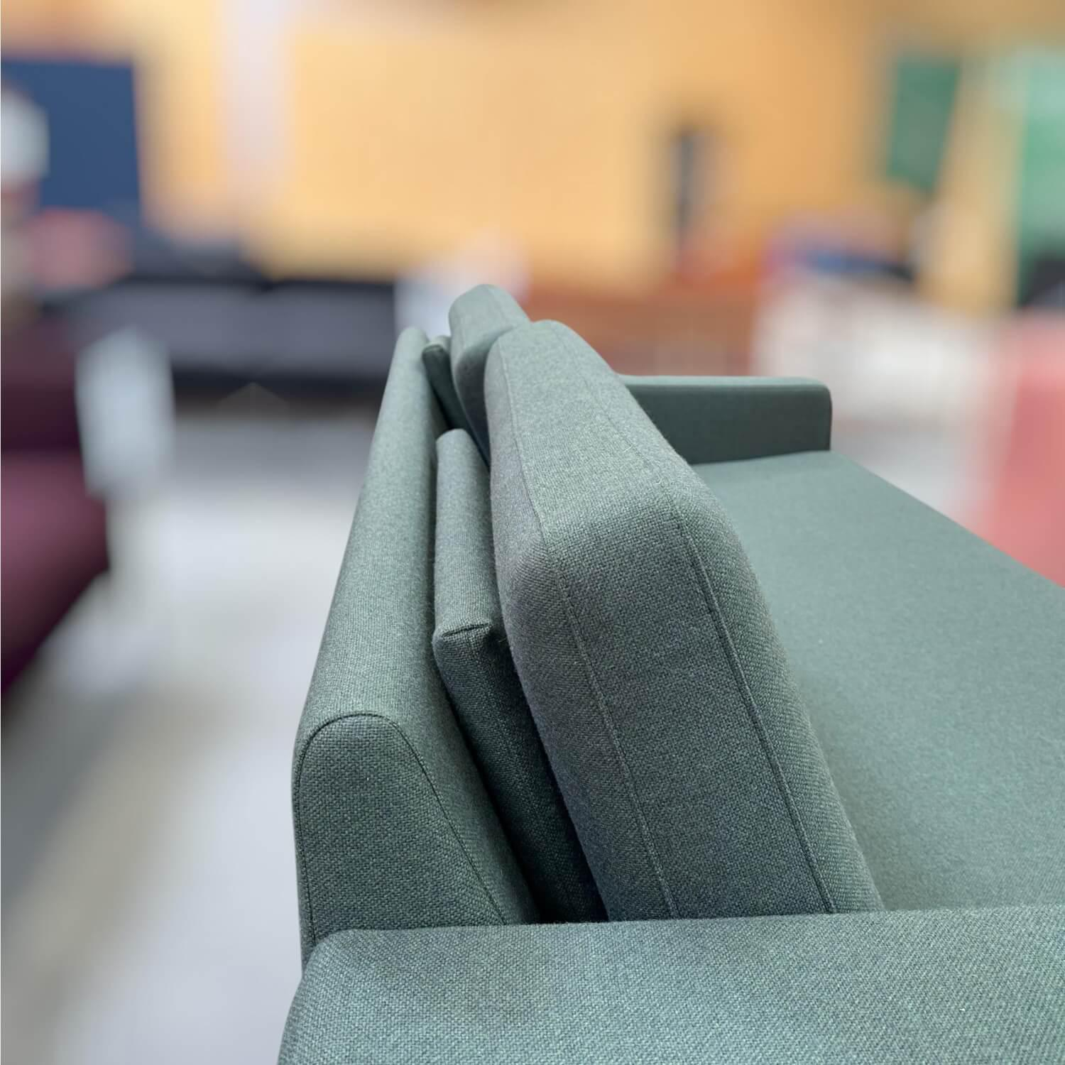 COR - Sofa Conseta Stoff 9727 Tanne Grün Bodenfrei Mit Filzgelitern - 3