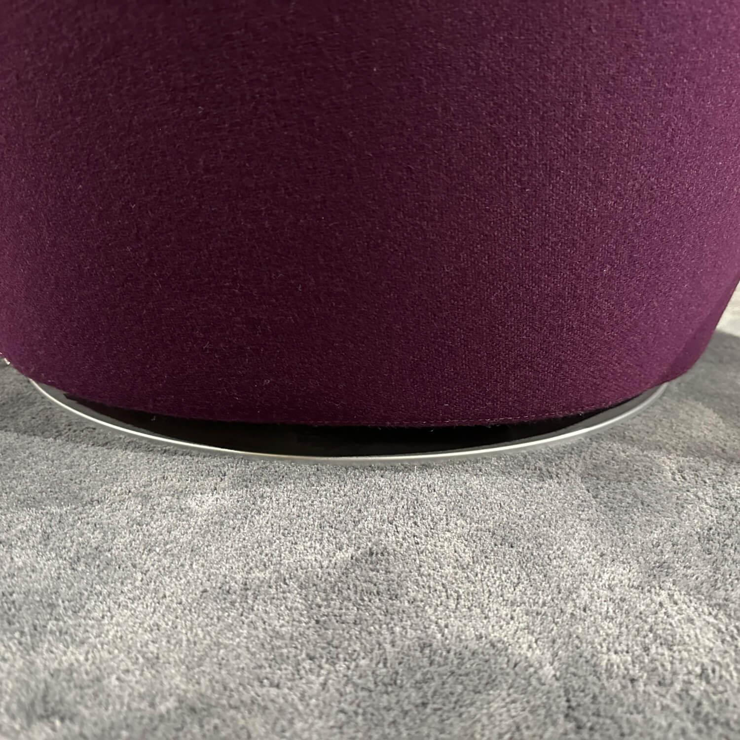 B&B Italia - Sessel Harbor Stoff Veilchen Violett Drehgestell Grau Metallisiert Mit Tablett Eiche Schwarz Gebürstet Kopfkissen Und Hocker - 8