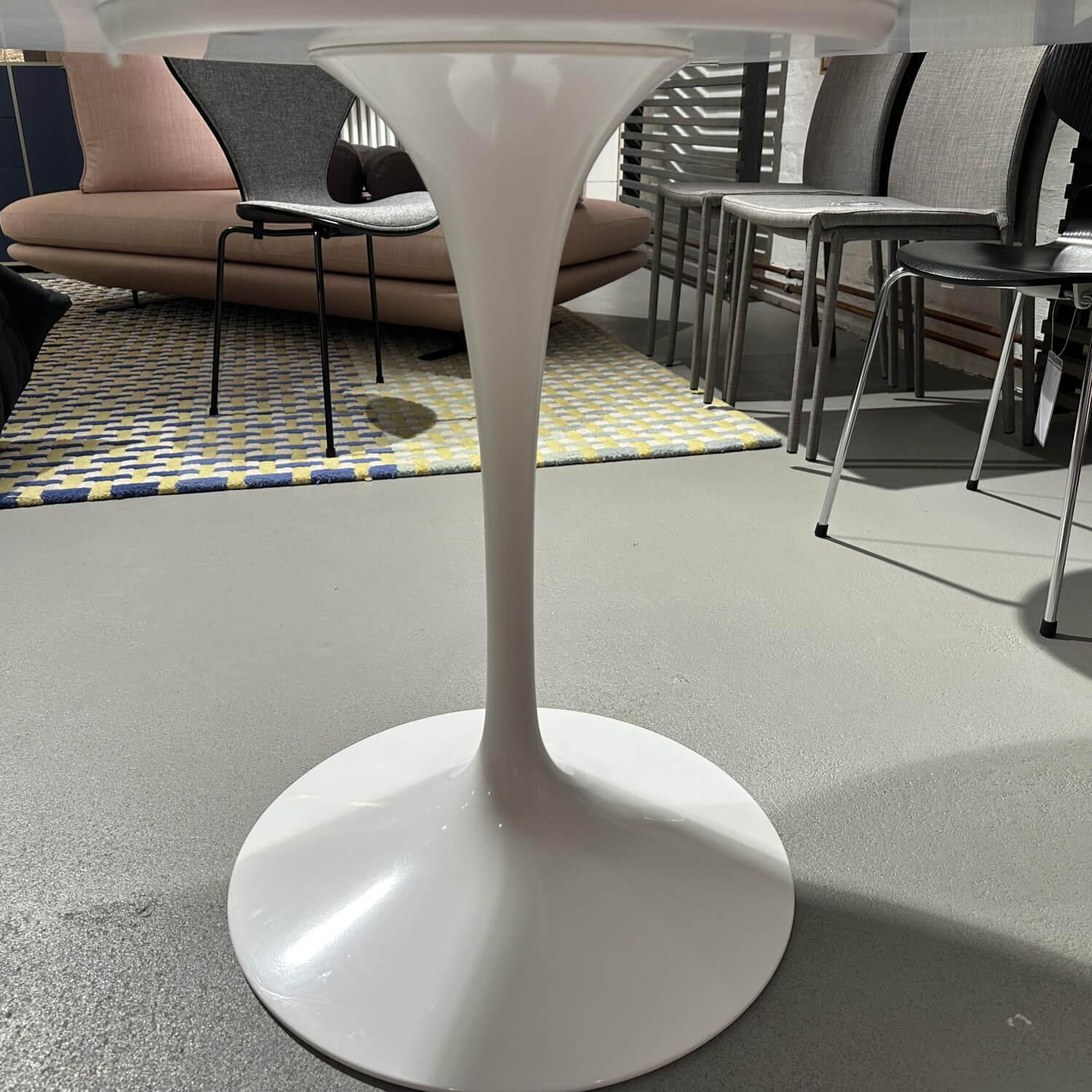 Knoll International - Esstisch Saarinen 1957 Platte Laminat Weiß Säulenfuß Aluminium Weiß Lackiert - 5