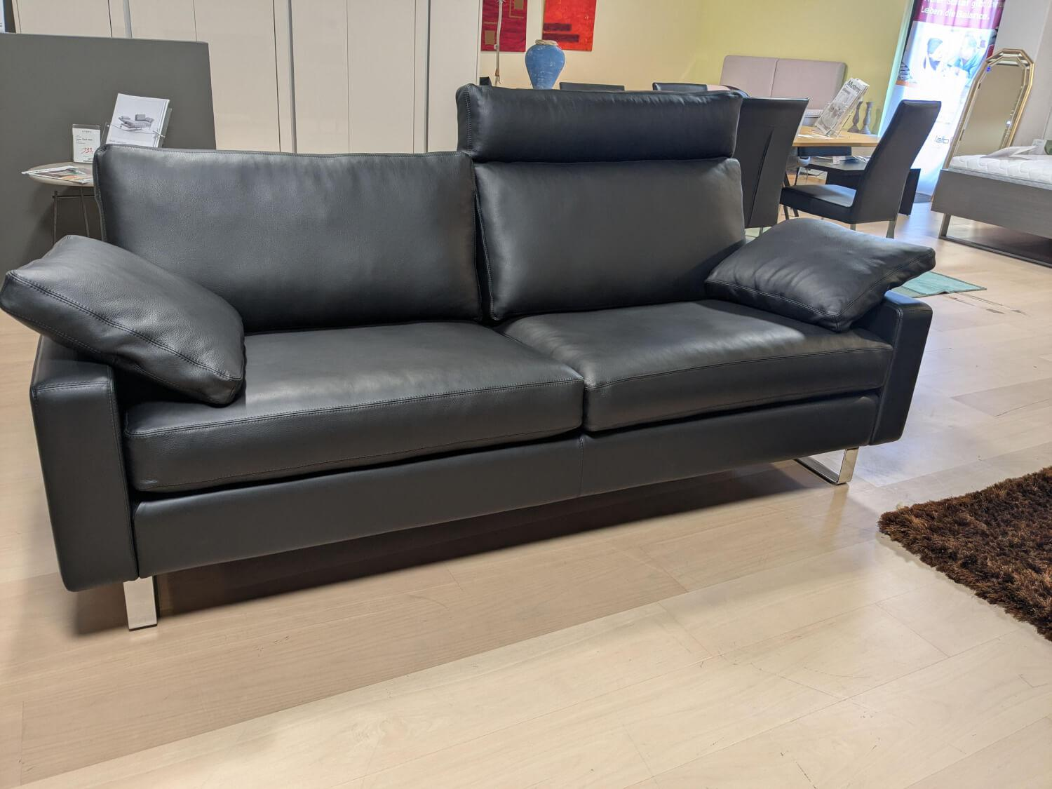COR - Sofa Conseta 2-Sitzer Leder 286 Schwarz Kufen Verchromt mit 2 Armlehnkissen - 7