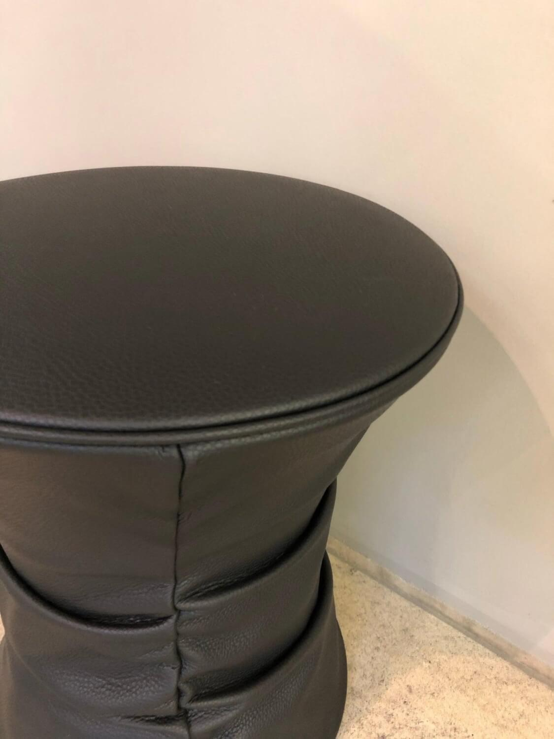 Walter Knoll - Hocker 222 H1 Bellows Leder Colorado Schwarz Gestell Holzkonstruktion Mit Leder Bezogen - 2