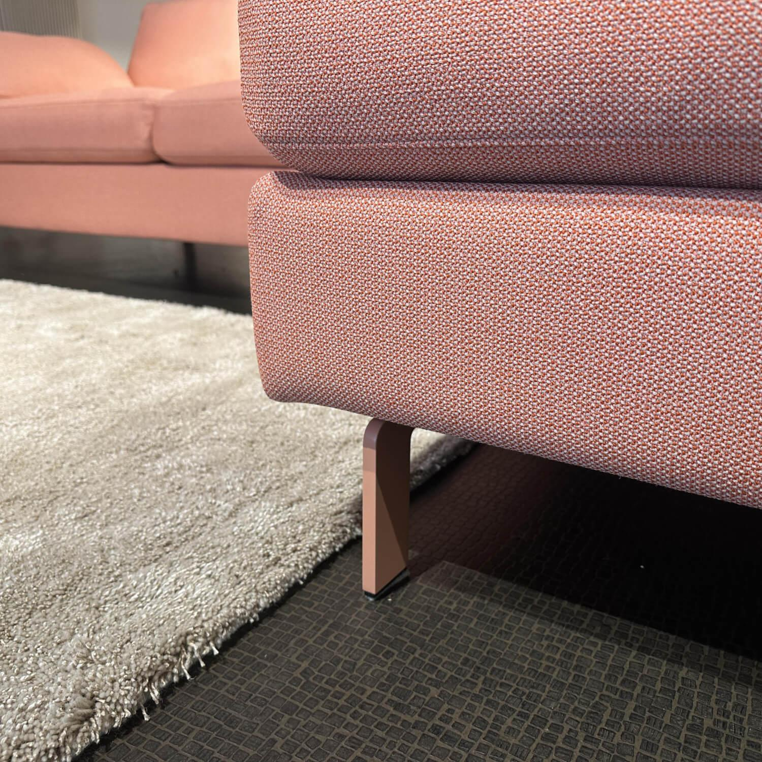 COR - Ecksofa Stoff Grapefruit 10071 Rosa Füße Lack RAL 3012 Rosa Inklusive Armlehnkissen - 3