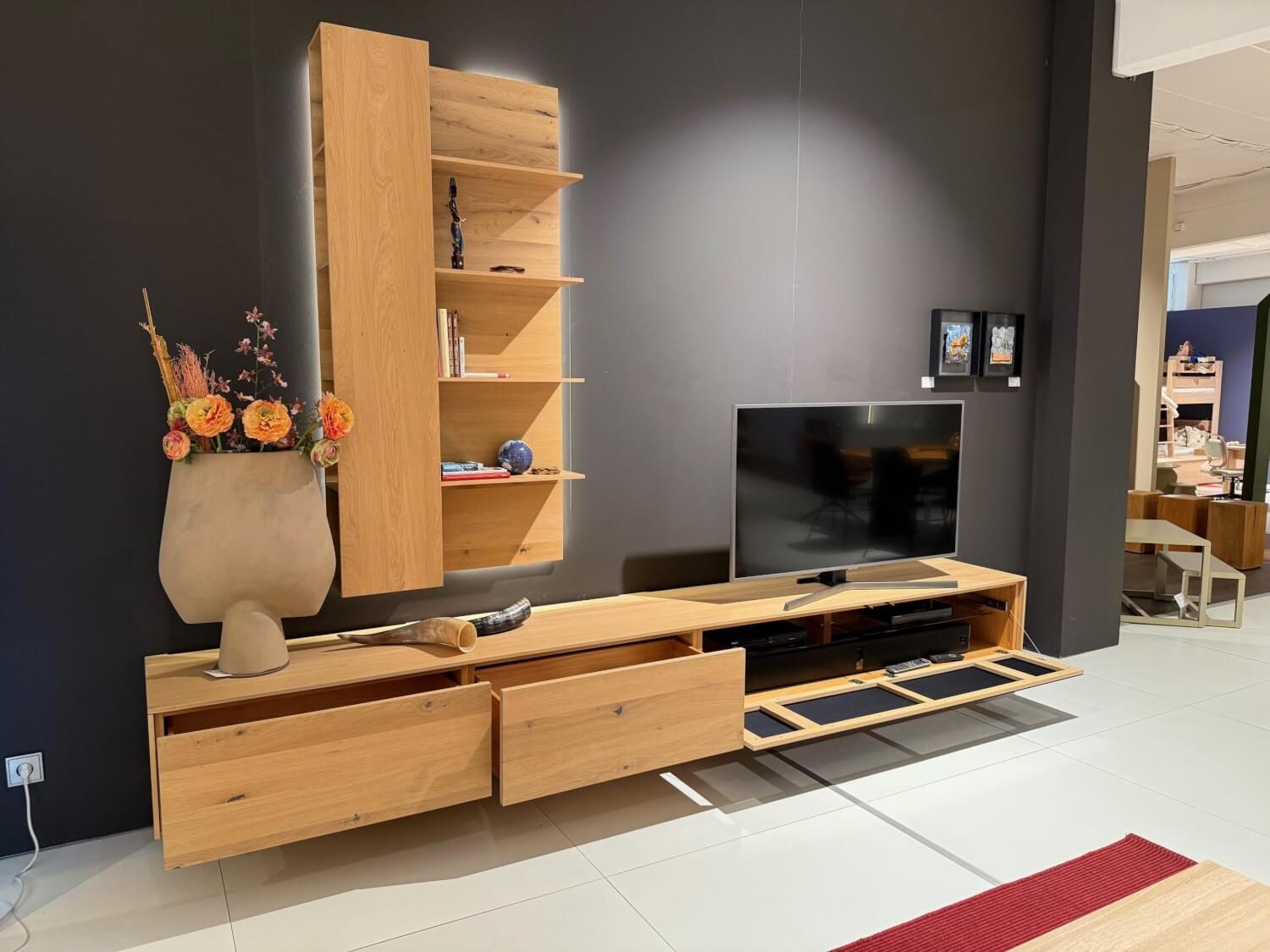 Team 7 - Wohnwand Filigno Eiche Wild Weißöl Inklusive Home Entertainment Klappen Lautsprecherstoff Schwarz Und Beleuchtung - 2