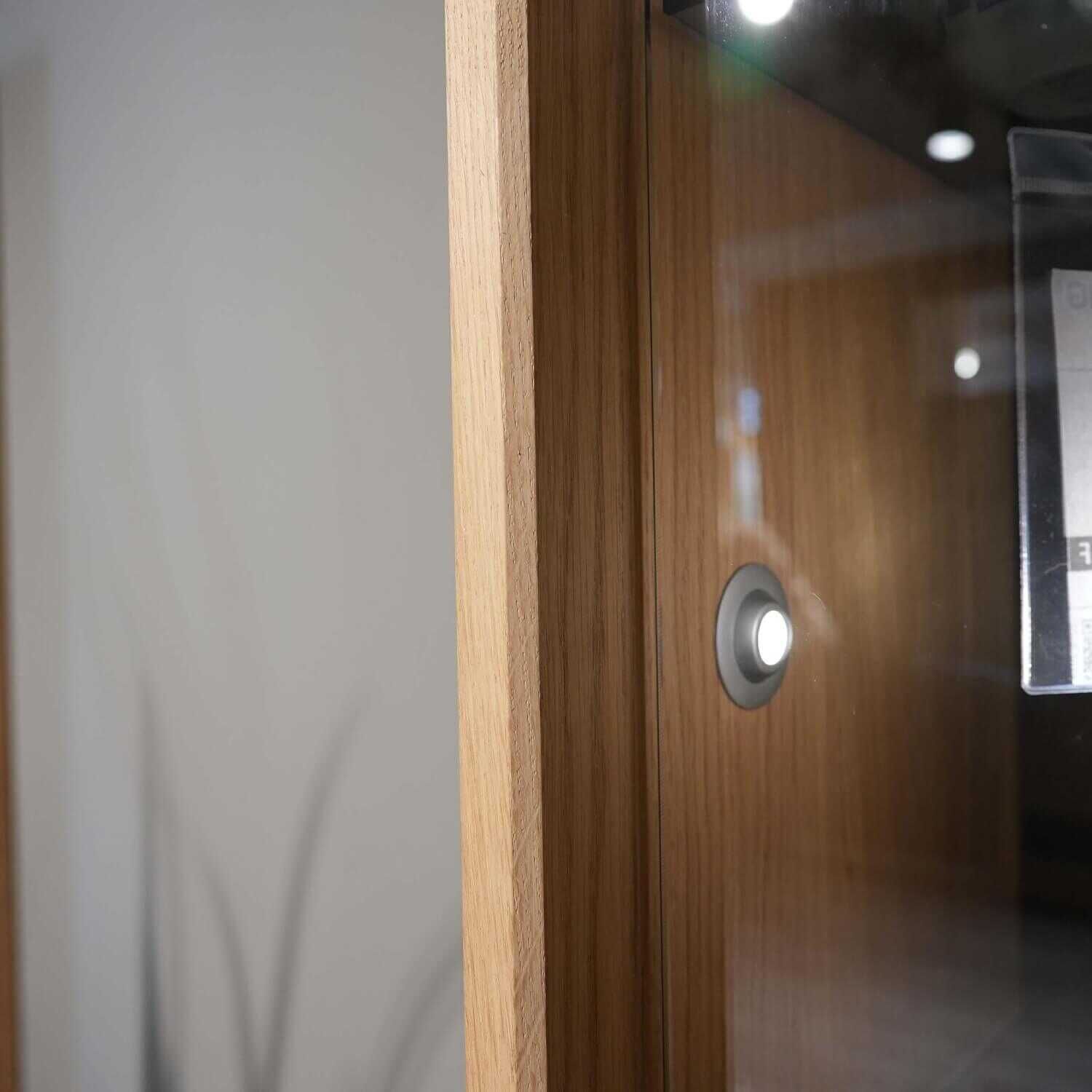 Voglauer - Vitrine V-Aura Eiche Select Geölt Lärche Schwarz Strukturiert - 3