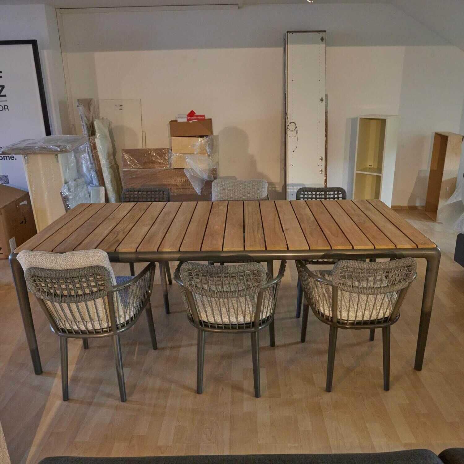 Tischgruppe Yoko Holz Outdoorfähig Mit Sitzkissen Und 6 Stühlen
