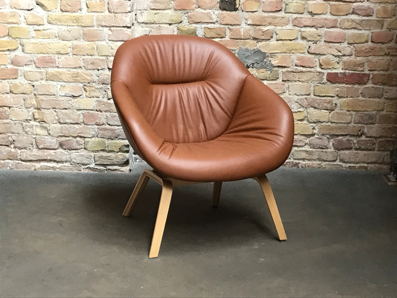 Sessel About A Lounge AAL 83 Soft Leder Nevada NV2488S Cognac Gestell Eiche