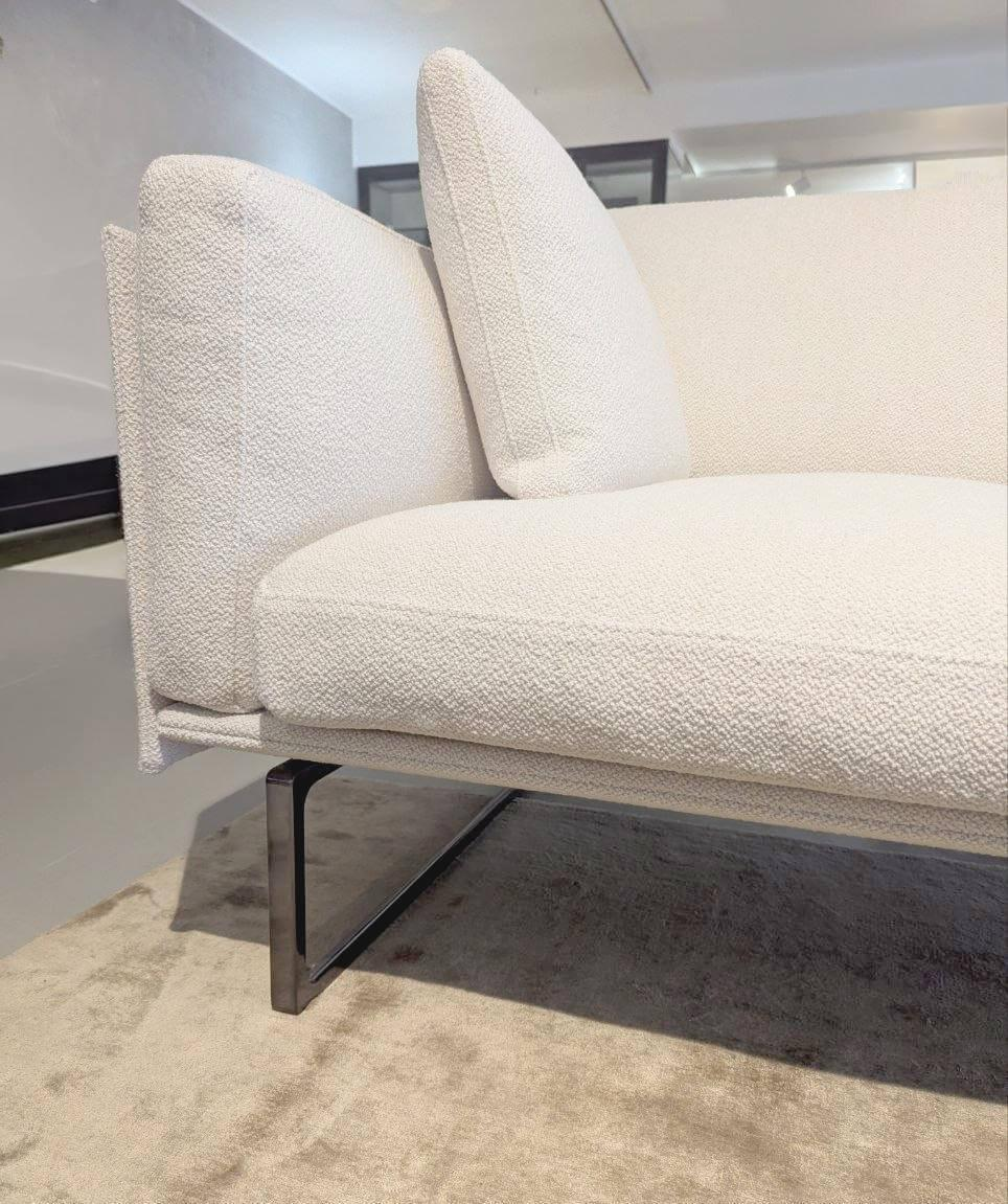 Cassina - Sofa 8 Dreisitzer Stoff Tess Look Bianco Weiß Gestell Canna Fucile mit 2 Daunenkissen und Kopfstütze - 5