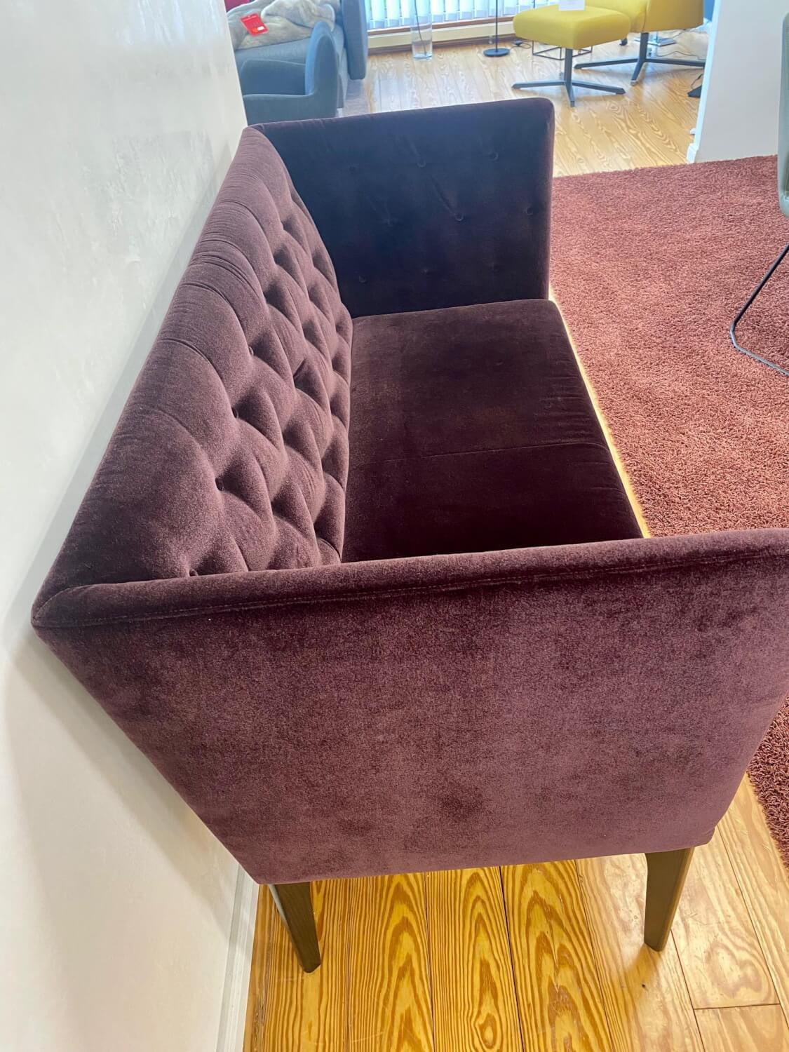 Bielefelder Werkstätten - Bank Polo Petit Stoff Samt Velour BW Emilia 1762-111 Lila Rot Untergestell Massivholz Schwarz - 3