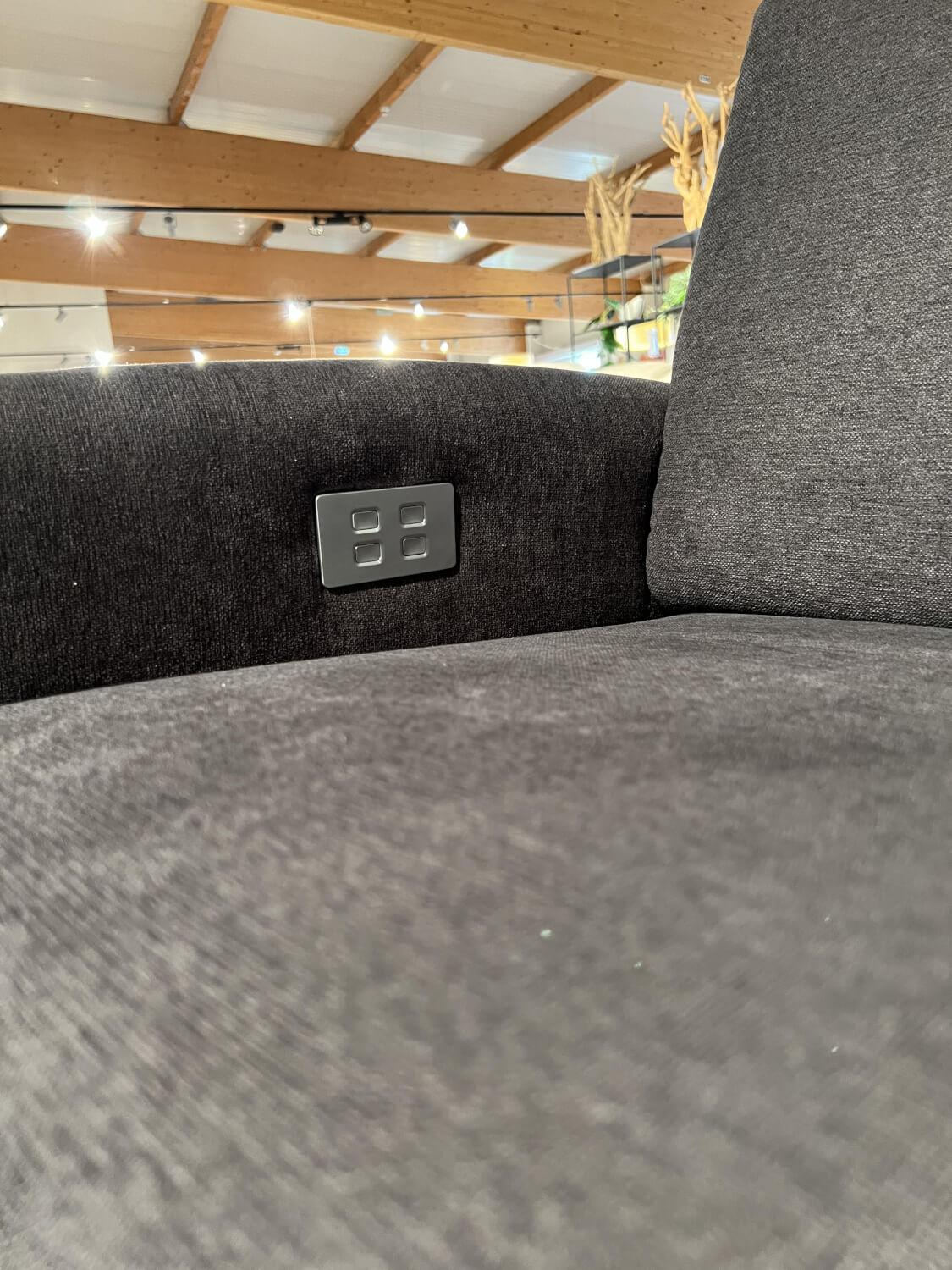 Gruber - Ecksofa Calma 4 Und Sessel Casada Premium 1810 Stoff Costa Anthrazit  Füße Metall Silber Und Metall Schwarz - 17