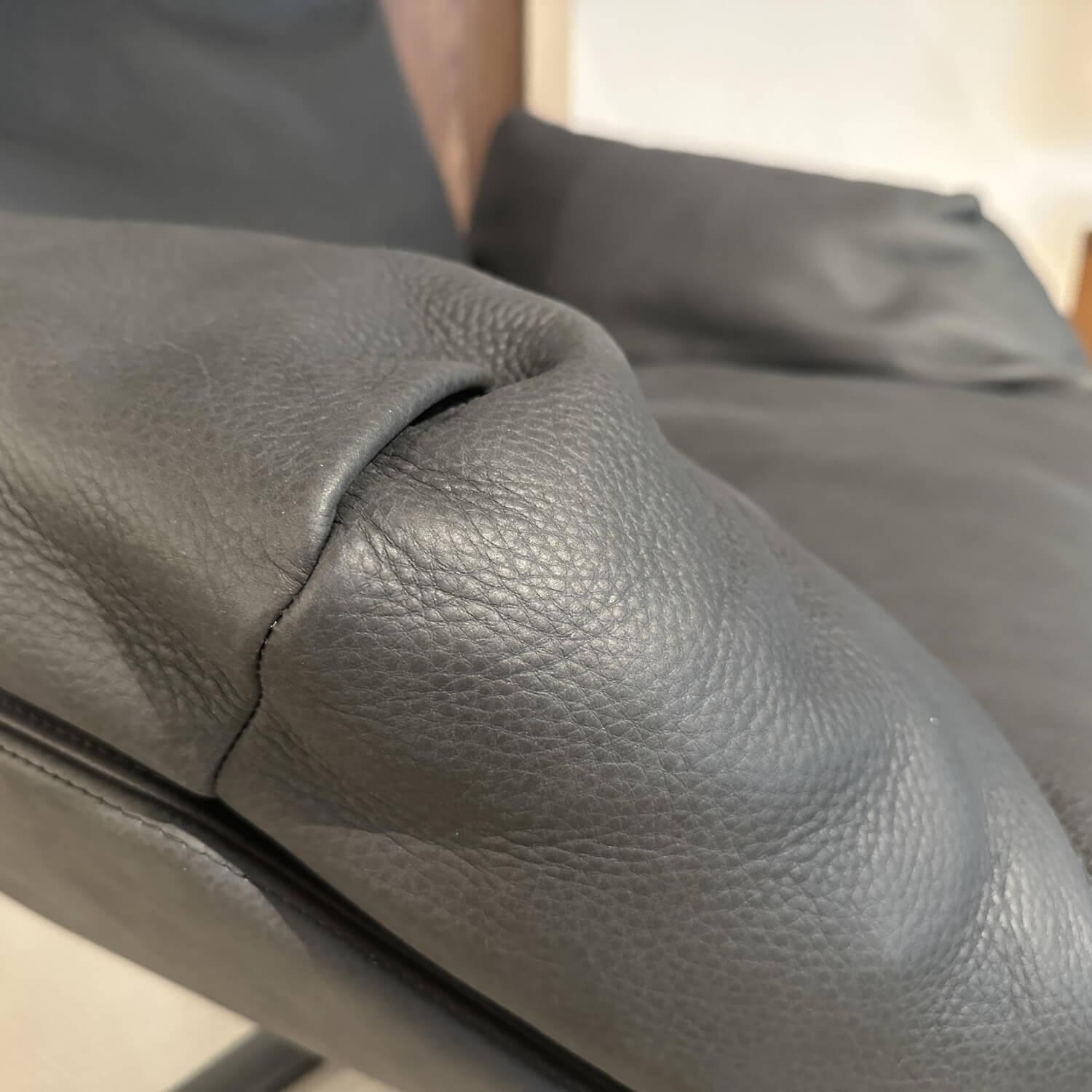 COR - Sessel Cordia Lounge 53122 Leder 423 Schwarz 4 Fuß Gestell F05 Feinstruktur Schwarz Inklusive Hocker - 5