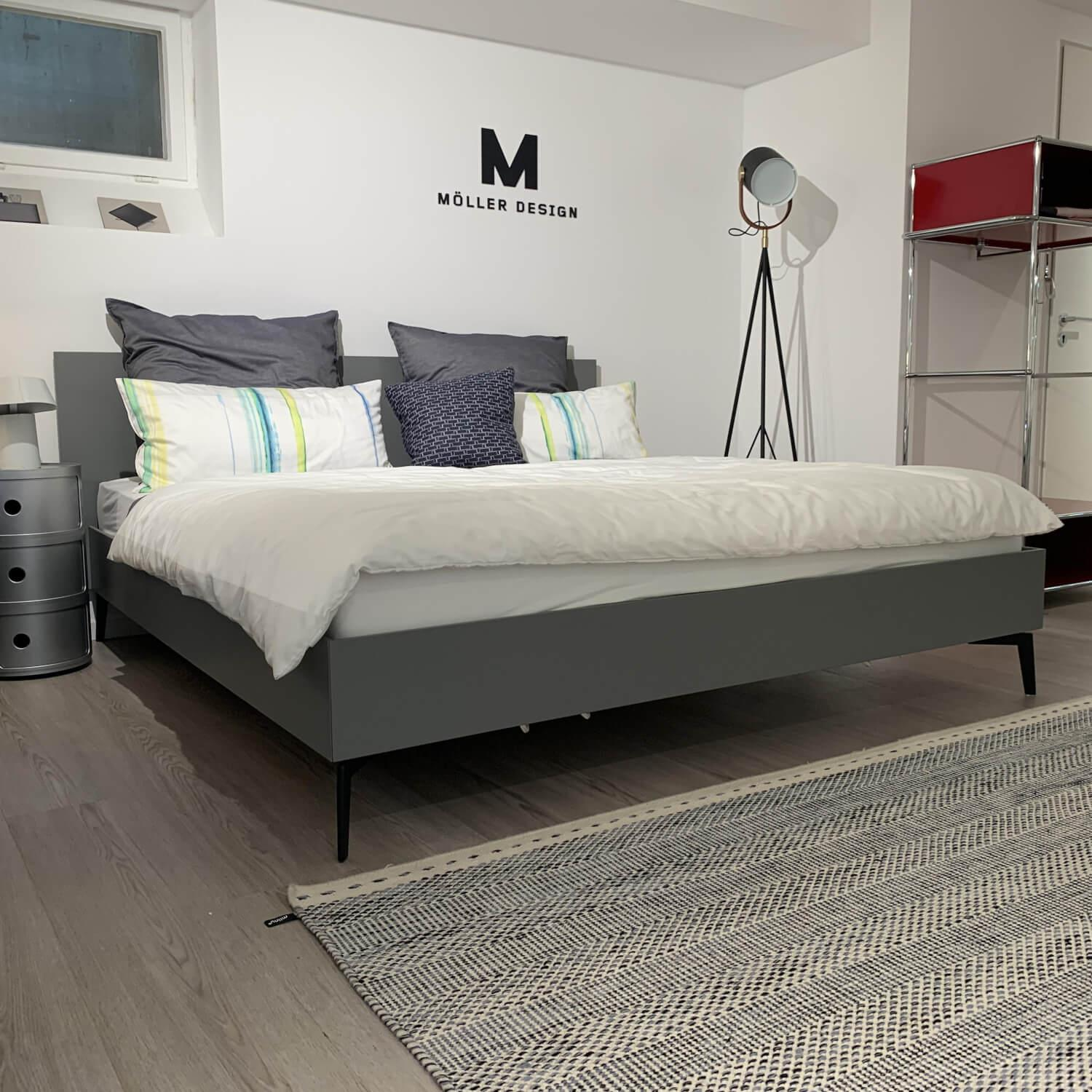 Möller Design - Bett Smart Lack 268 Steingrau Füße Schwarz - 5