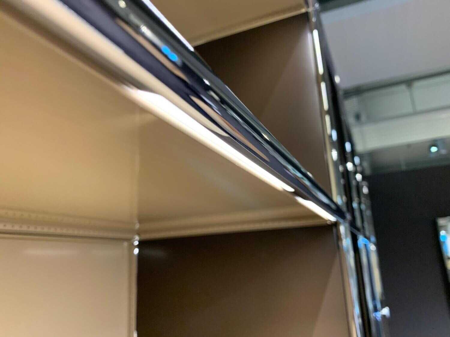 USM Haller - Raumteiler USM E Wohnwand Beige Braun mit LED Beleuchtung - 2