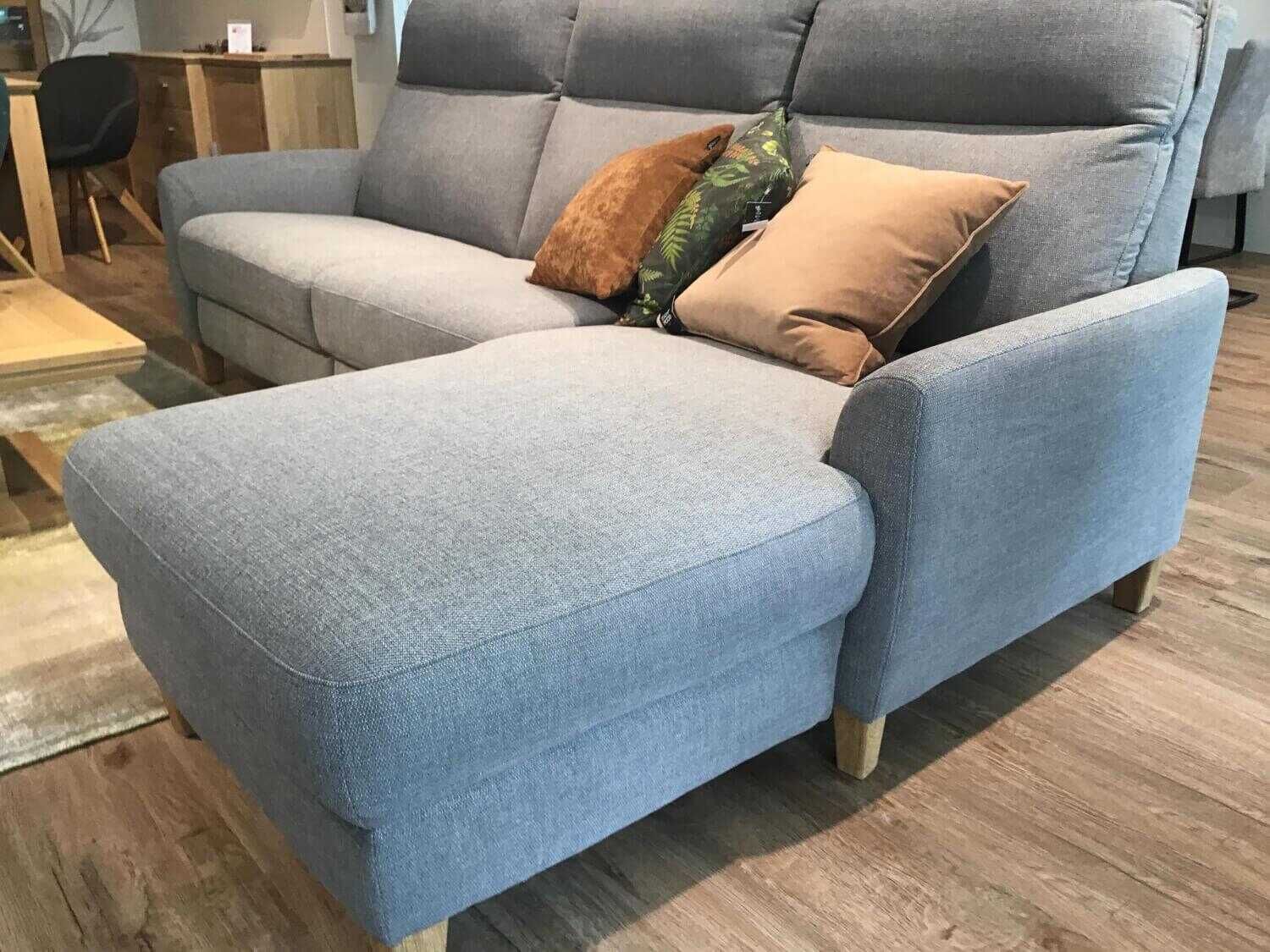 Global - Ecksofa Arona Stoff Trend Grau Füße Holz Geölt - 5