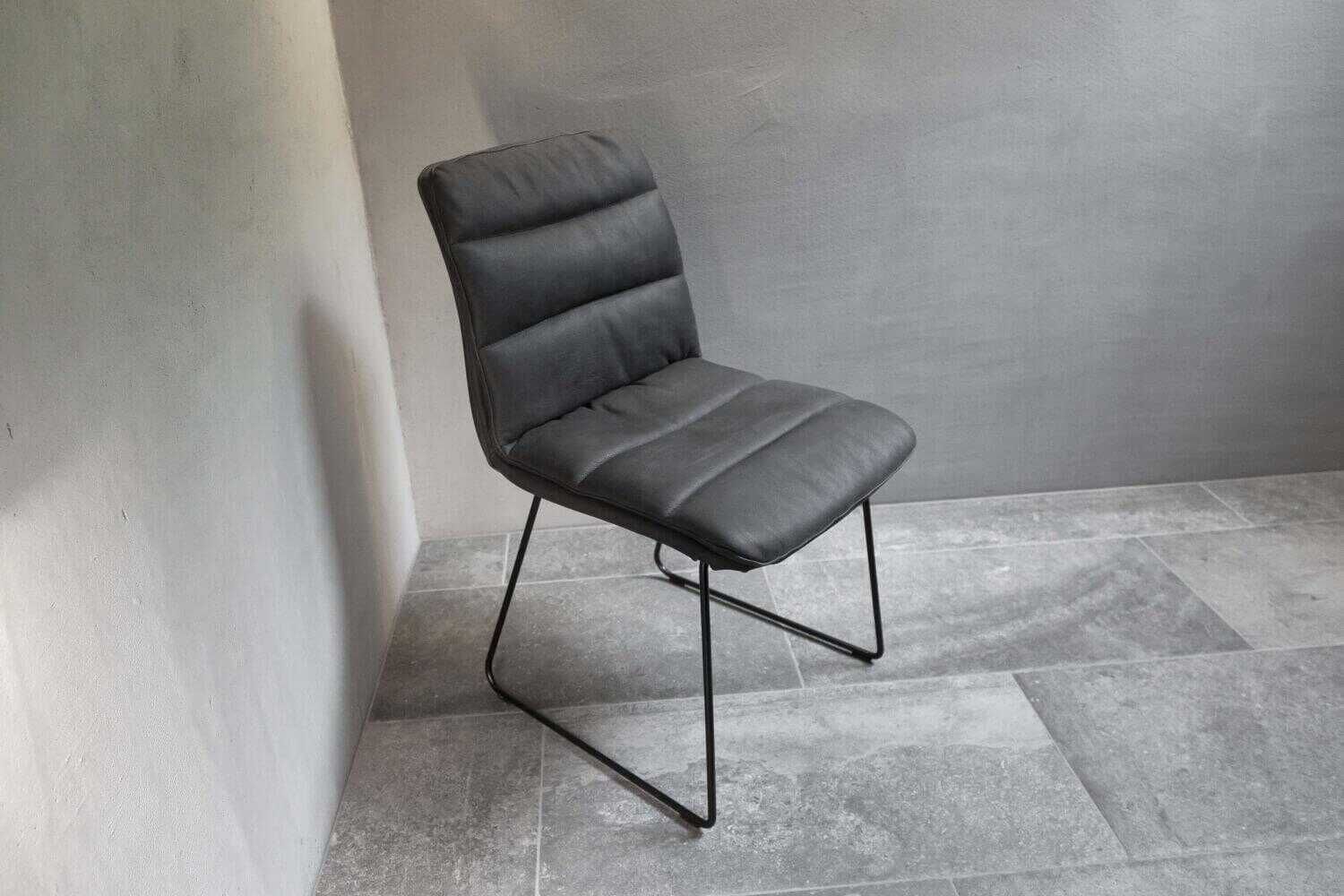 4er-Set Stuhl Basic 2 Chair Mod. 926.91 Leder Dunkelbraun Gestell Schwarz