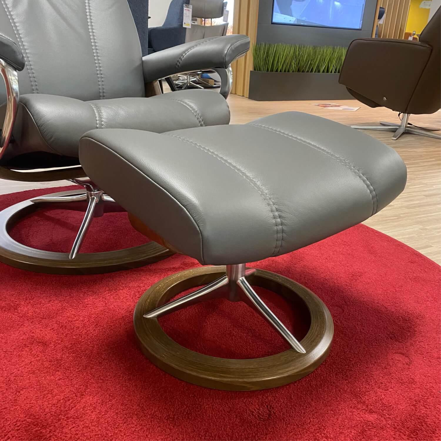 Stressless - Stressless Sessel mit Hocker Consul M Batick Grey Signature Walnuss - 5