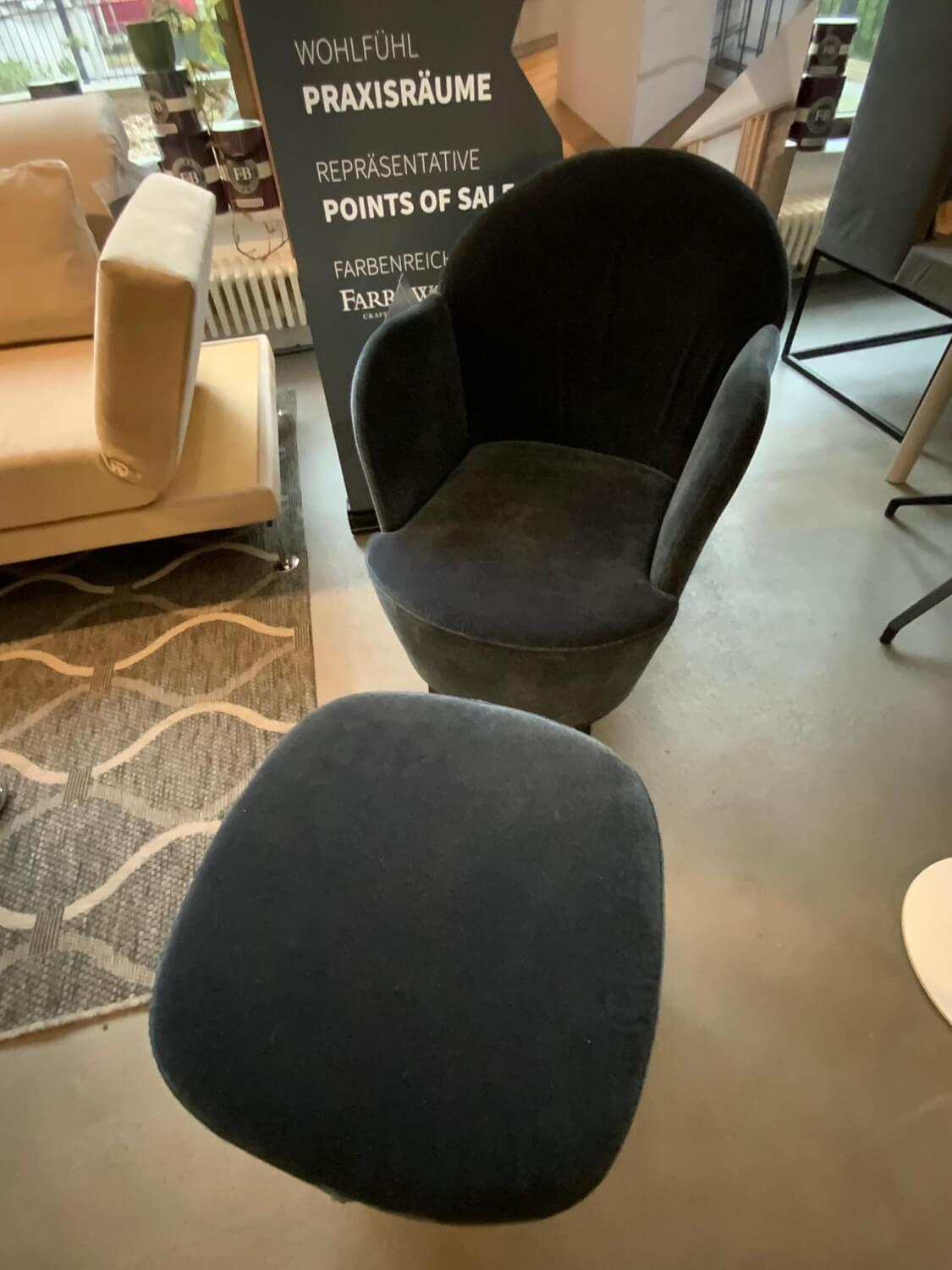 Brühl - Sessel Floret Stoff 4473 69 Dunkelblau Samt Gestell Flachstahl Schwarz Pulverbeschichtet Inklusive Hocker - 4