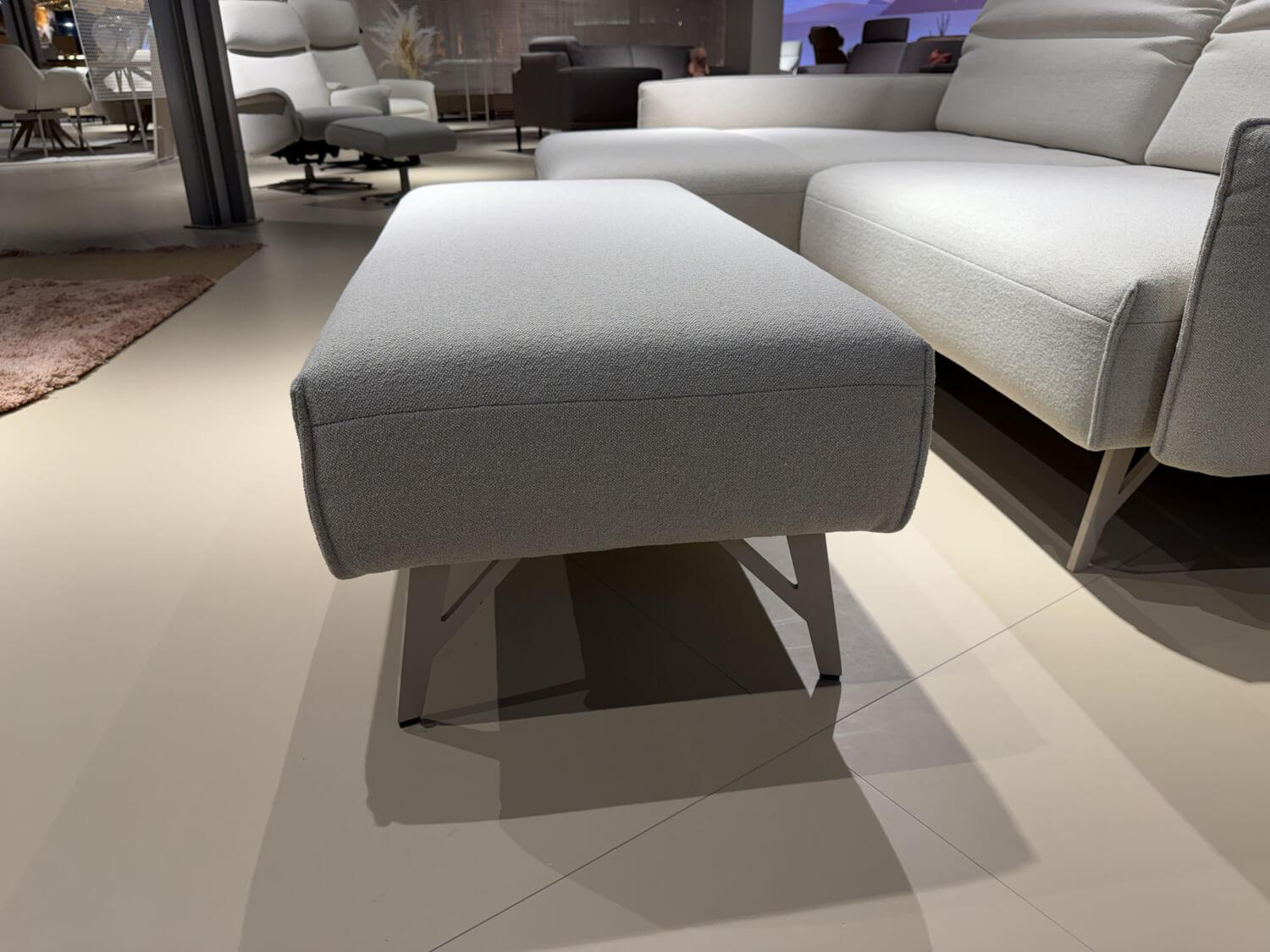 himolla - Ecksofa Tangram 9660 Stoff 08 Nomi Linen Beige Gestell Metall Beige Inklusive Hocker Und Verstellung - 9