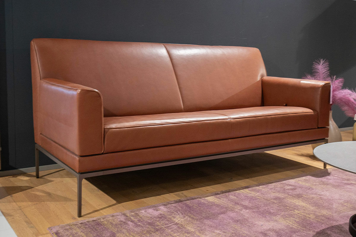 Jori - Sofa Glove Pure Leder Lolita Cognac Braun Gestell Bronze Matt Pulverbeschichtet - 5
