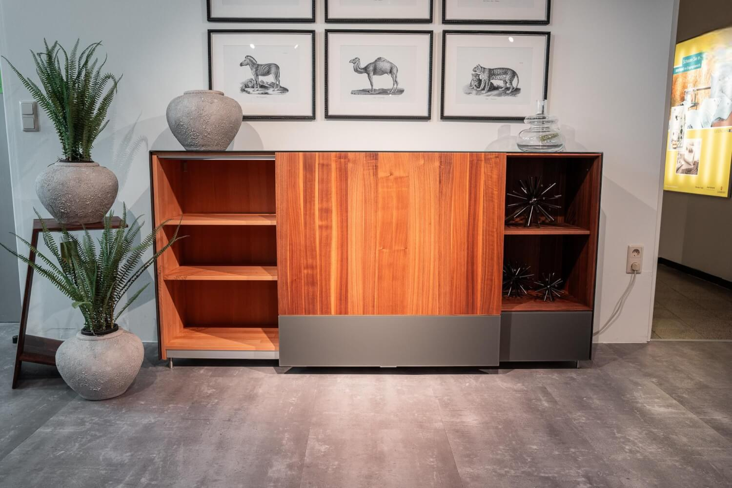 Team 7 - Sideboard Cubus Pure Nussbaum Natur Geölt Innen Buche Farbglas Graphitgrau Matt - 4