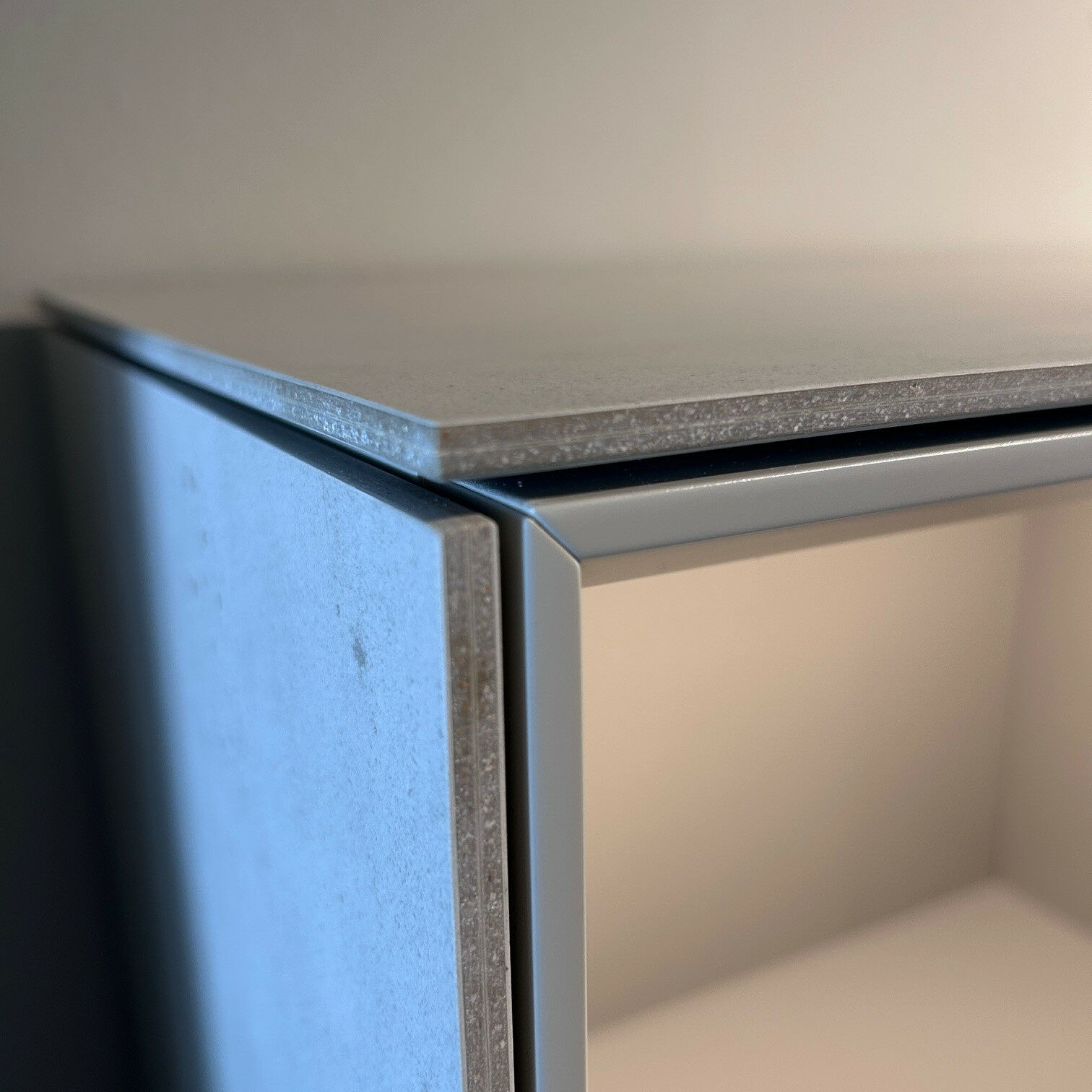 Kettnaker - Highboard Soma Lack Steingrau Abdeckplatte Beton Grau Mit Beleuchtung - 2