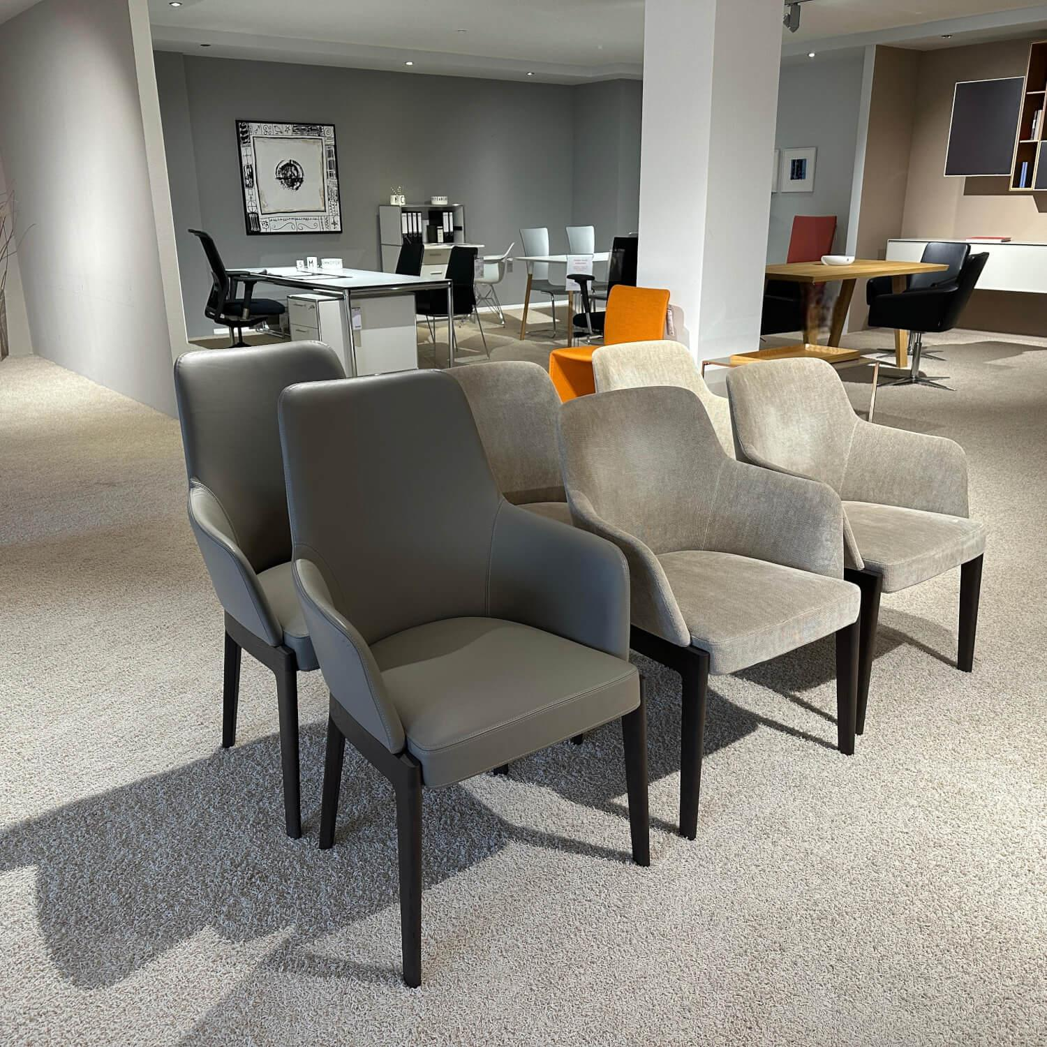 Molteni & C - 6er Set Stuhl Chelsea Stoff WF322 Wien Grau Und Leder L209 Extra Grau Beige Füße Eukalyptus Schwarz - 2